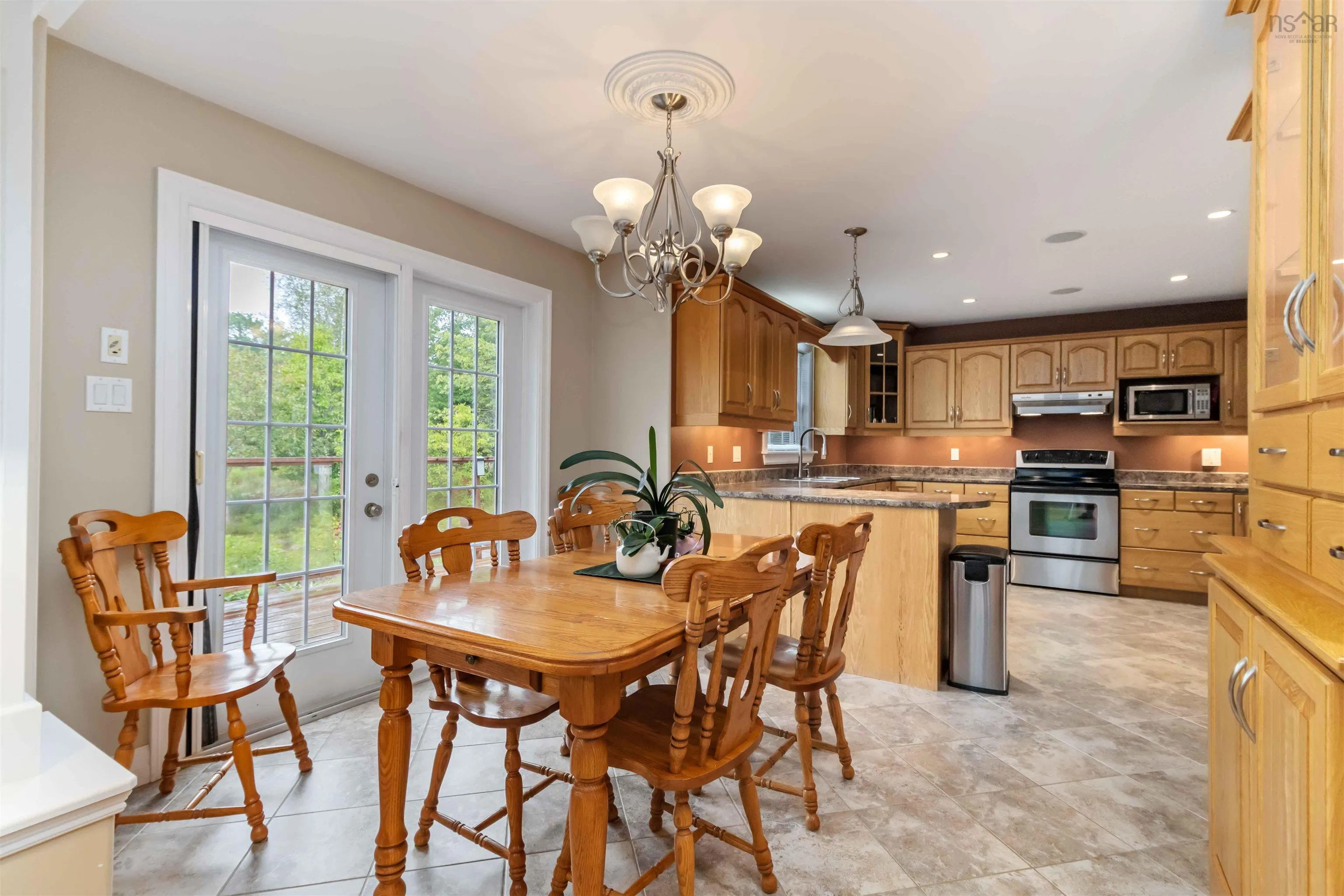 16 Valerie Court, Windsor Junction, NS B2T 1Y7, 3 Bedrooms Bedrooms, ,4 BathroomsBathrooms,Residential,For Sale,Valerie Court,202522771
