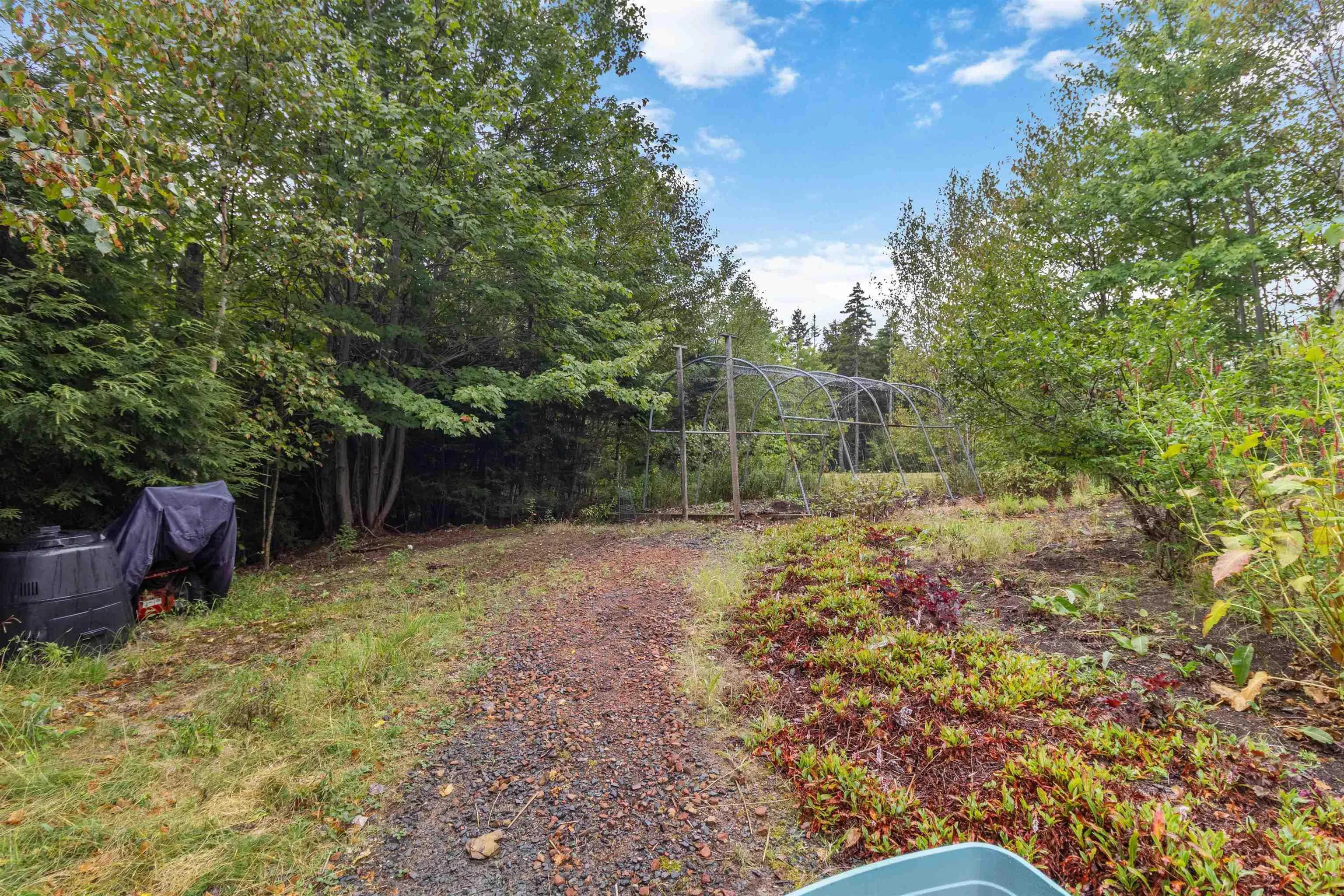 16 Valerie Court, Windsor Junction, NS B2T 1Y7, 3 Bedrooms Bedrooms, ,4 BathroomsBathrooms,Residential,For Sale,Valerie Court,202522771