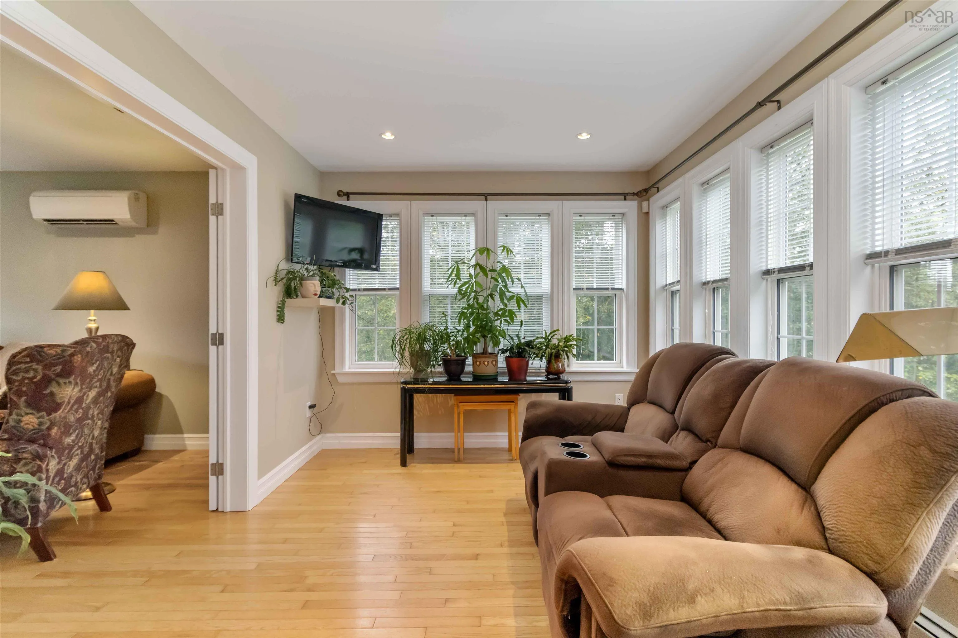 16 Valerie Court, Windsor Junction, NS B2T 1Y7, 3 Bedrooms Bedrooms, ,4 BathroomsBathrooms,Residential,For Sale,Valerie Court,202522771