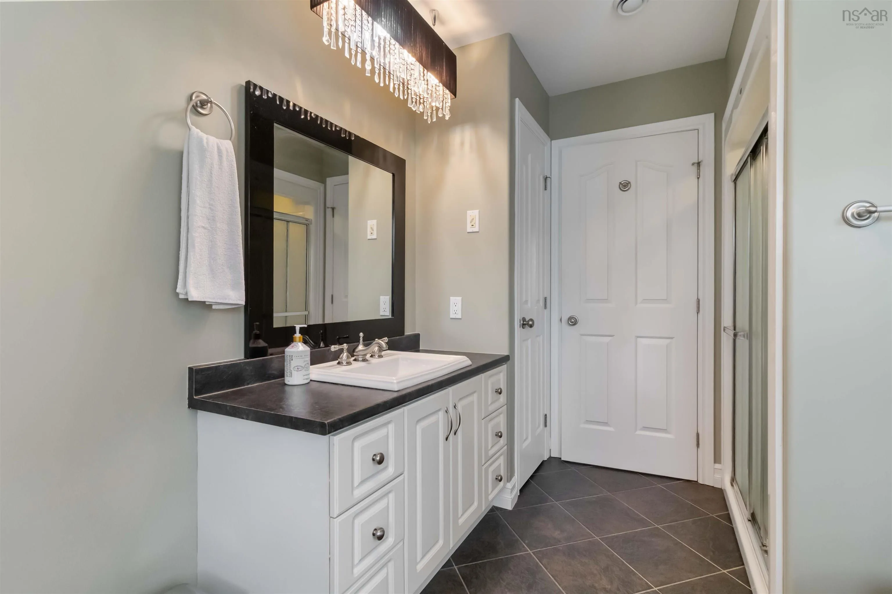 16 Valerie Court, Windsor Junction, NS B2T 1Y7, 3 Bedrooms Bedrooms, ,4 BathroomsBathrooms,Residential,For Sale,Valerie Court,202522771
