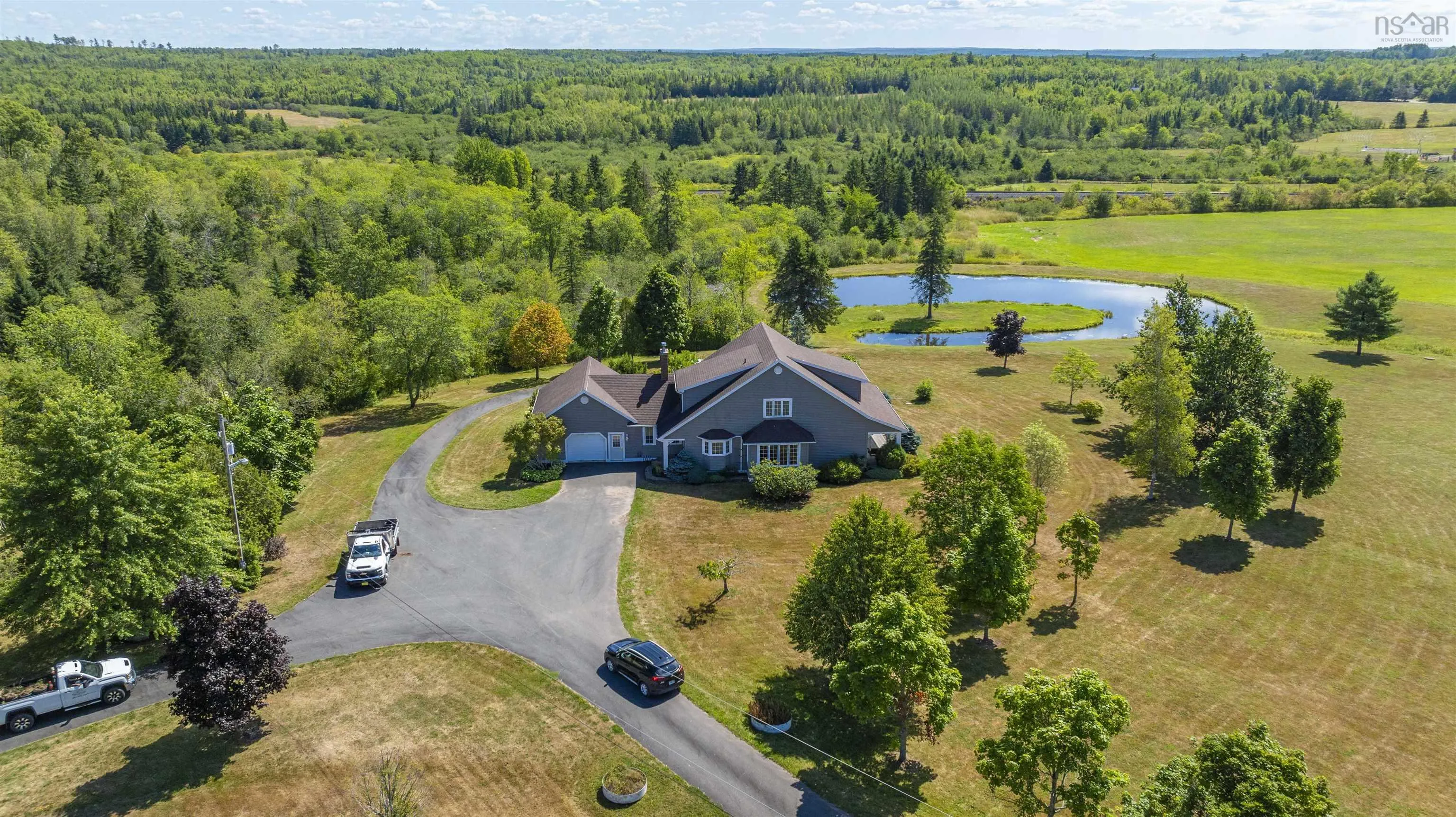 1335 Highway 2, Brentwood, NS B0N 1C0, 5 Bedrooms Bedrooms, ,4 BathroomsBathrooms,Residential,For Sale,Highway 2,202521847