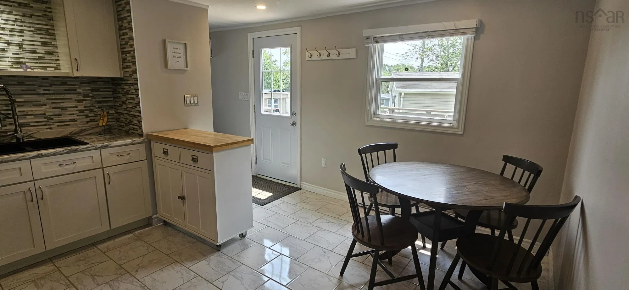353 Ioney Hill, Beaver Bank, NS B4E 1N1, 2 Bedrooms Bedrooms, ,1 BathroomBathrooms,Residential,For Sale,Ioney,202517480