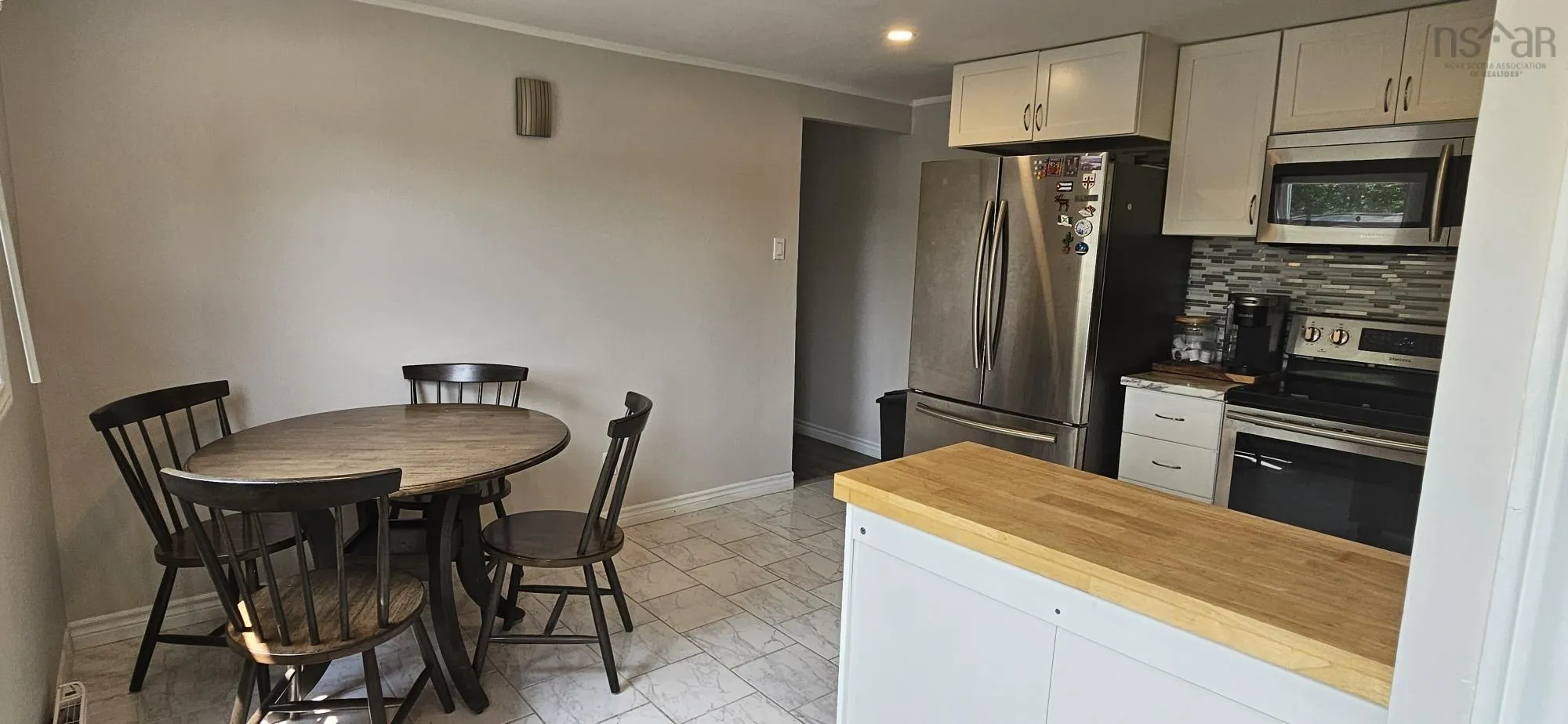353 Ioney Hill, Beaver Bank, NS B4E 1N1, 2 Bedrooms Bedrooms, ,1 BathroomBathrooms,Residential,For Sale,Ioney,202517480