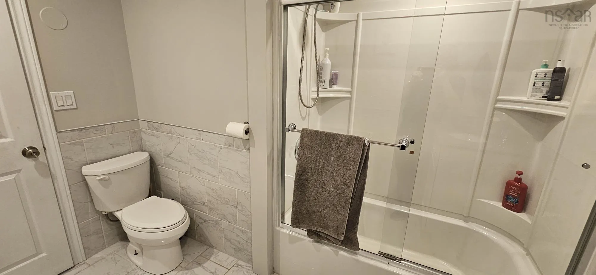 353 Ioney Hill, Beaver Bank, NS B4E 1N1, 2 Bedrooms Bedrooms, ,1 BathroomBathrooms,Residential,For Sale,Ioney,202517480