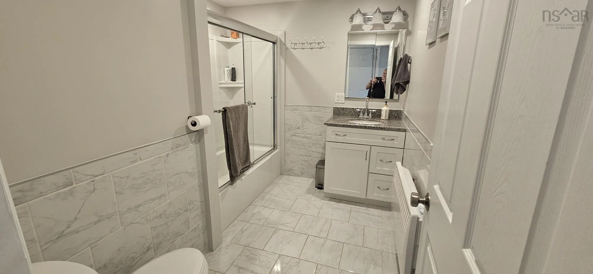353 Ioney Hill, Beaver Bank, NS B4E 1N1, 2 Bedrooms Bedrooms, ,1 BathroomBathrooms,Residential,For Sale,Ioney,202517480