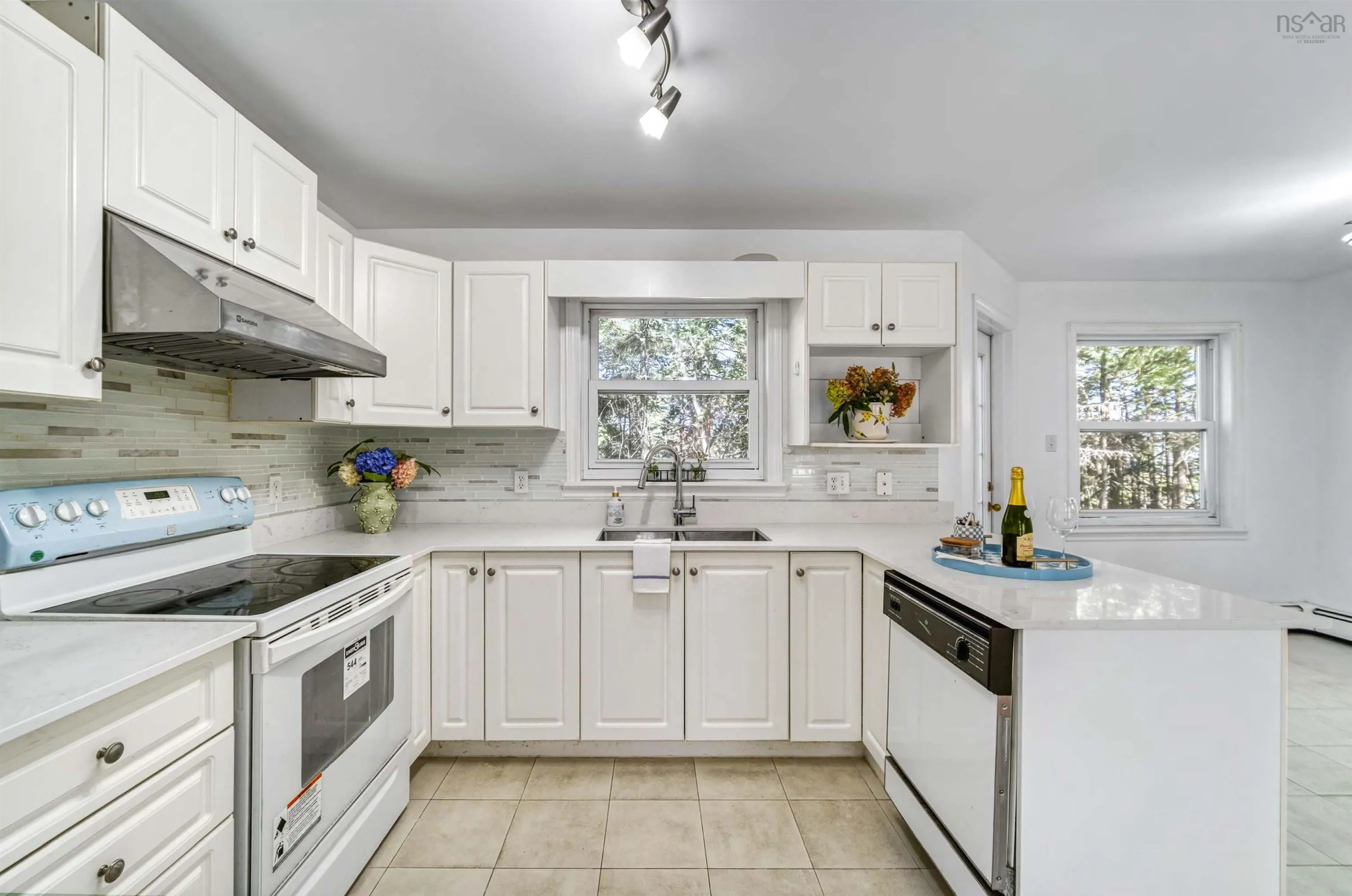 77 Amin Street, Bedford, NS B4A 4B8, 4 Bedrooms Bedrooms, ,4 BathroomsBathrooms,Residential,For Sale,Amin,202524202