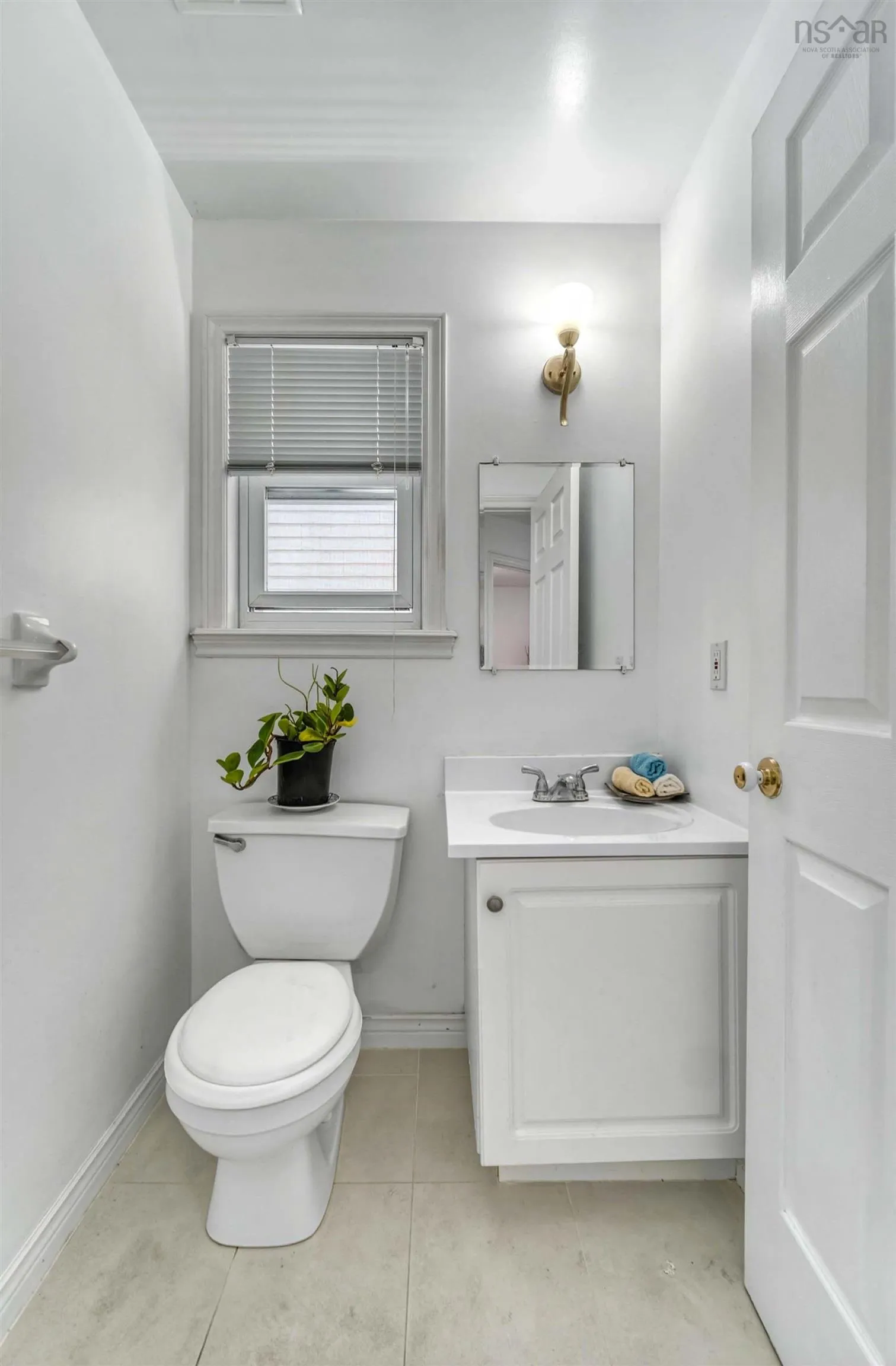 77 Amin Street, Bedford, NS B4A 4B8, 4 Bedrooms Bedrooms, ,4 BathroomsBathrooms,Residential,For Sale,Amin,202524202