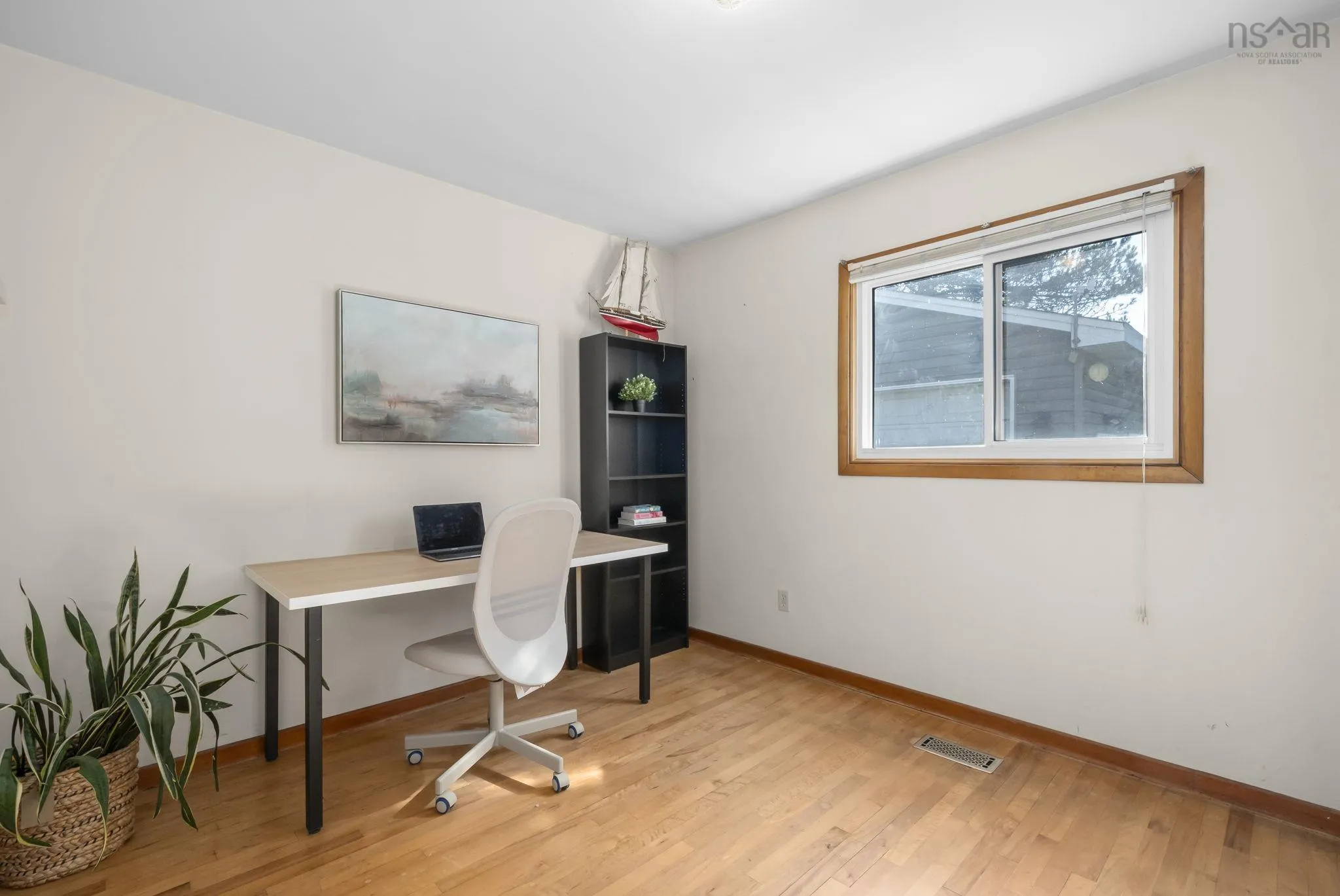 18 Oakwood Avenue, Dartmouth, NS B2W 3C7, 4 Bedrooms Bedrooms, ,2 BathroomsBathrooms,Residential,For Sale,Oakwood,202518493