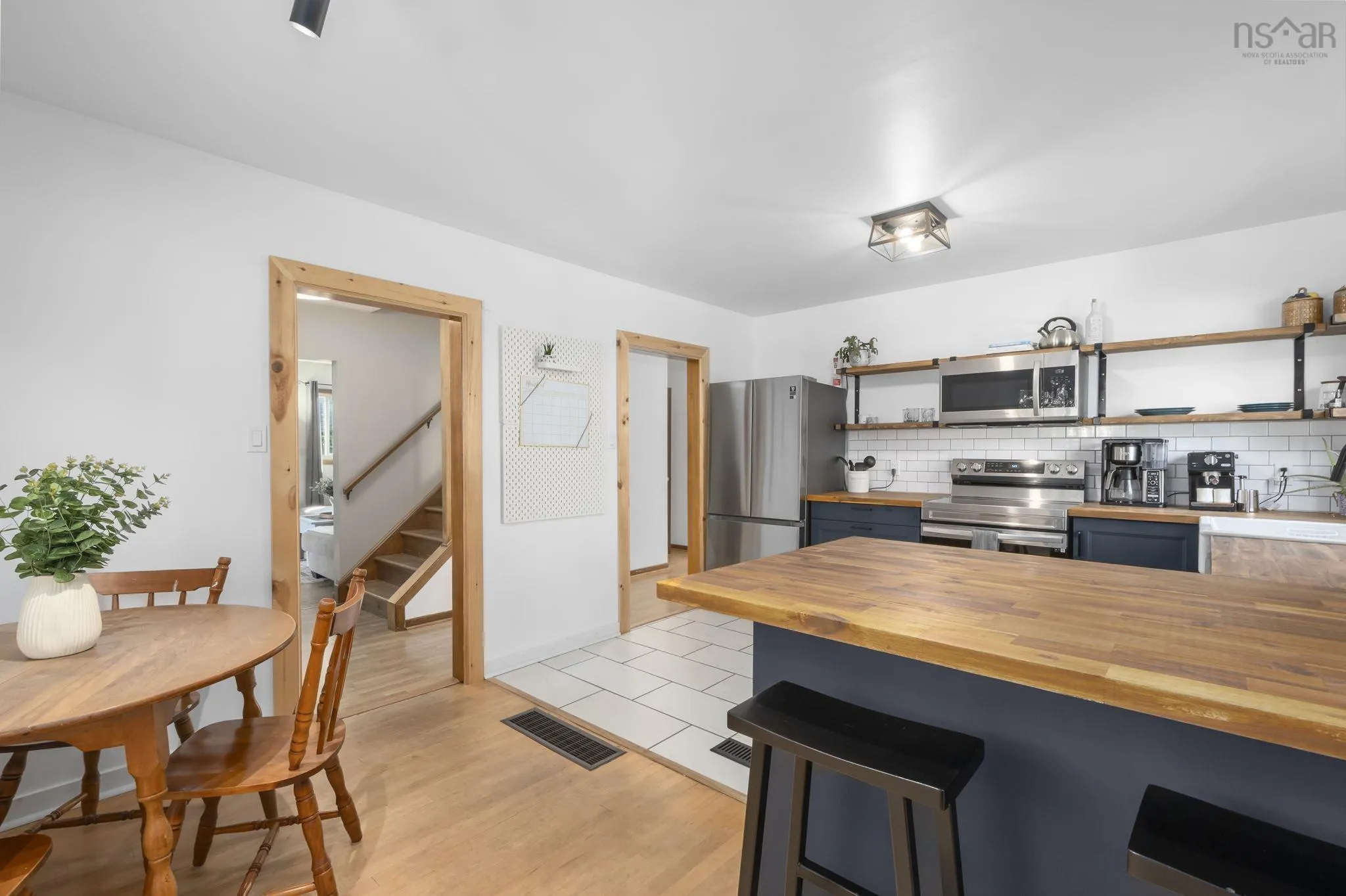 18 Oakwood Avenue, Dartmouth, NS B2W 3C7, 4 Bedrooms Bedrooms, ,2 BathroomsBathrooms,Residential,For Sale,Oakwood,202518493
