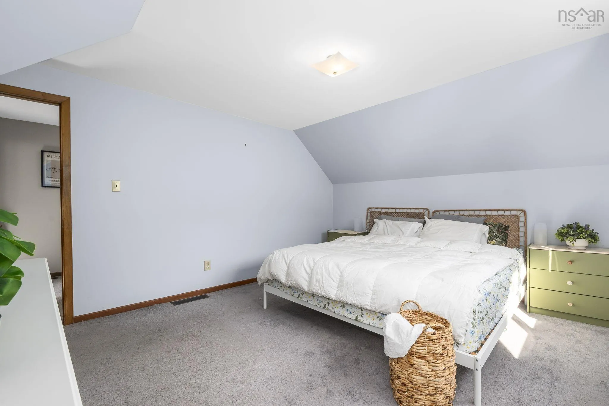 18 Oakwood Avenue, Dartmouth, NS B2W 3C7, 4 Bedrooms Bedrooms, ,2 BathroomsBathrooms,Residential,For Sale,Oakwood,202518493