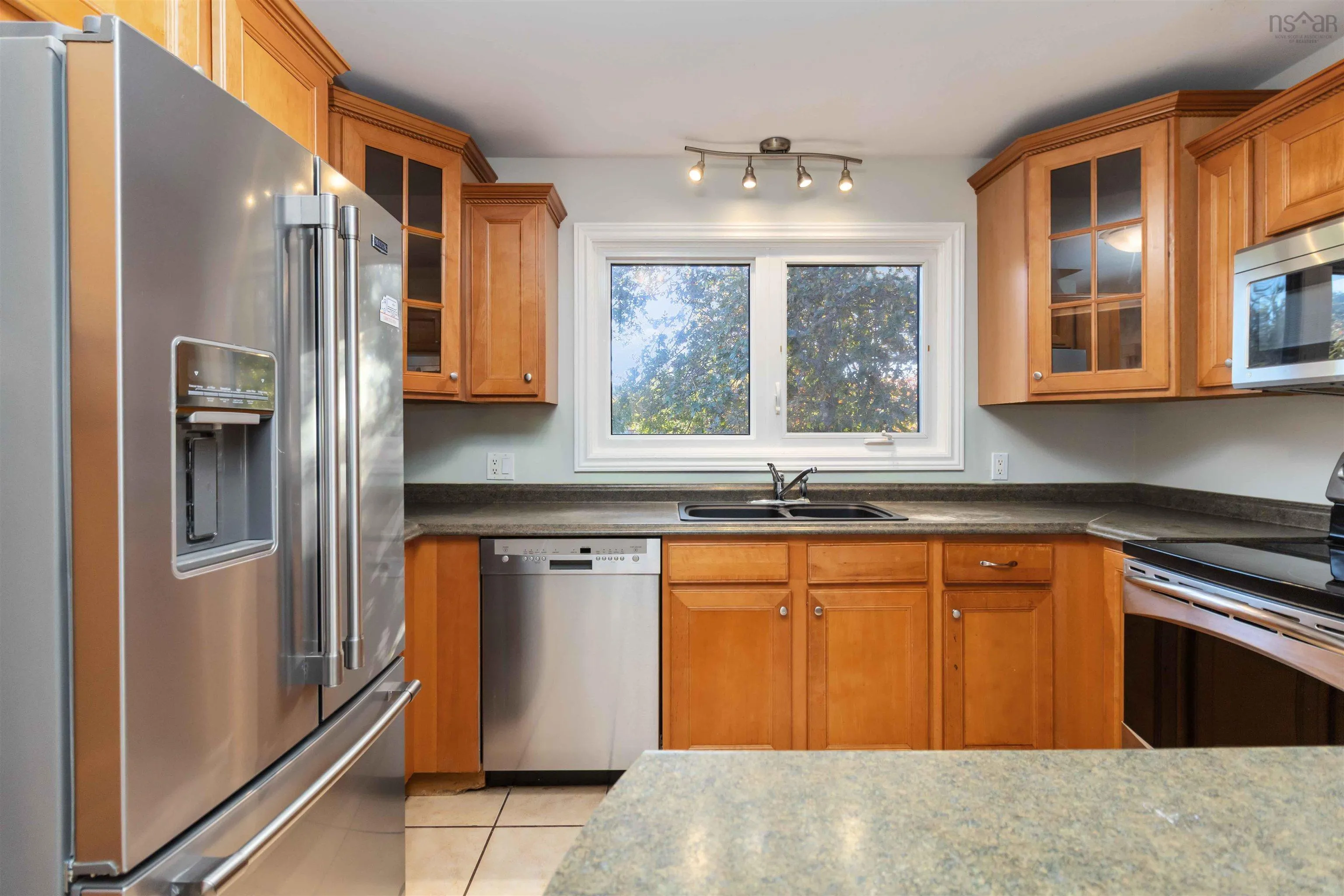 77 Tangmere Crescent, Halifax, NS B3M 1K2, 5 Bedrooms Bedrooms, ,2 BathroomsBathrooms,Residential,For Sale,Tangmere,202525570