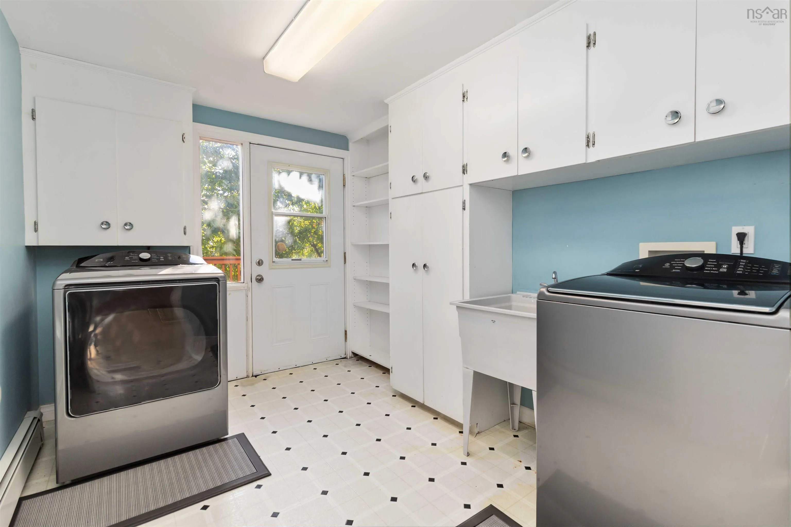 77 Tangmere Crescent, Halifax, NS B3M 1K2, 5 Bedrooms Bedrooms, ,2 BathroomsBathrooms,Residential,For Sale,Tangmere,202525570