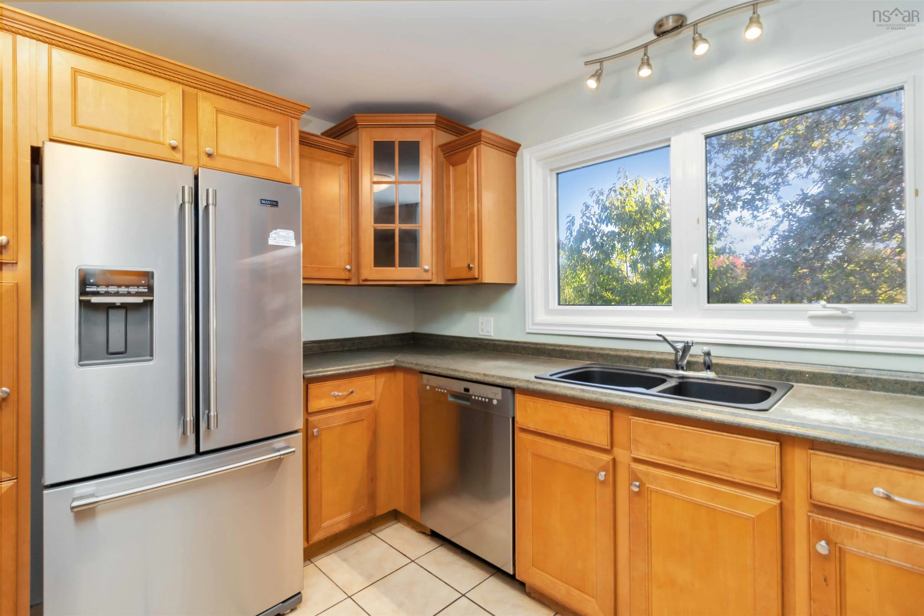77 Tangmere Crescent, Halifax, NS B3M 1K2, 5 Bedrooms Bedrooms, ,2 BathroomsBathrooms,Residential,For Sale,Tangmere,202525570