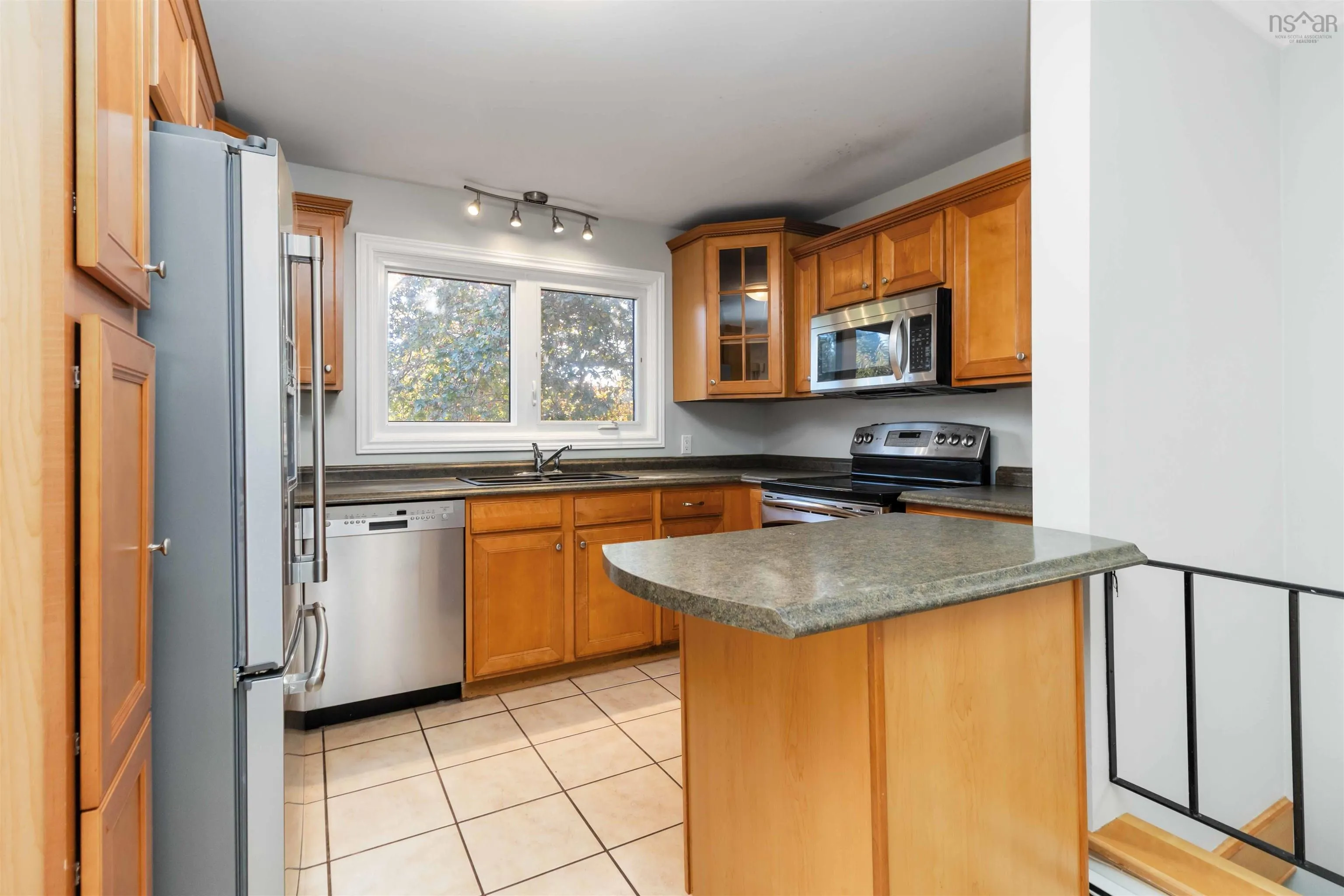 77 Tangmere Crescent, Halifax, NS B3M 1K2, 5 Bedrooms Bedrooms, ,2 BathroomsBathrooms,Residential,For Sale,Tangmere,202525570