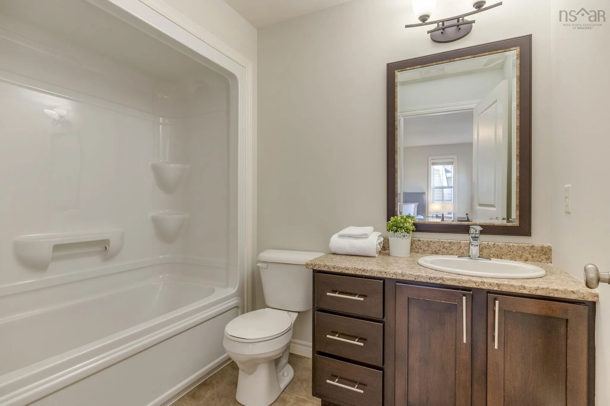 29 Lasalle Court, West Bedford, NS B4B 0H8, 3 Bedrooms Bedrooms, ,4 BathroomsBathrooms,Residential,For Sale,Lasalle,202524464