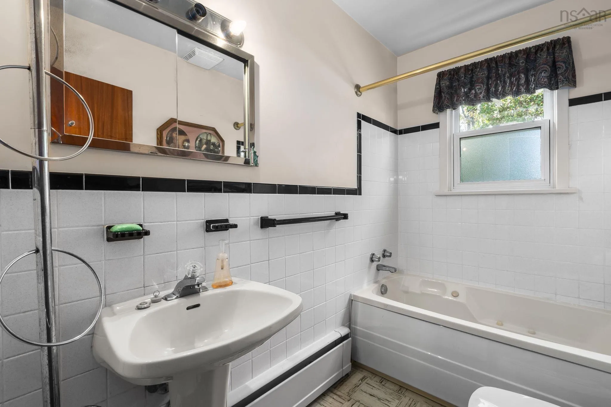 503 Basinview Drive, Bedford, NS B4A 1T3, 3 Bedrooms Bedrooms, ,2 BathroomsBathrooms,Residential,For Sale,Basinview,202525474
