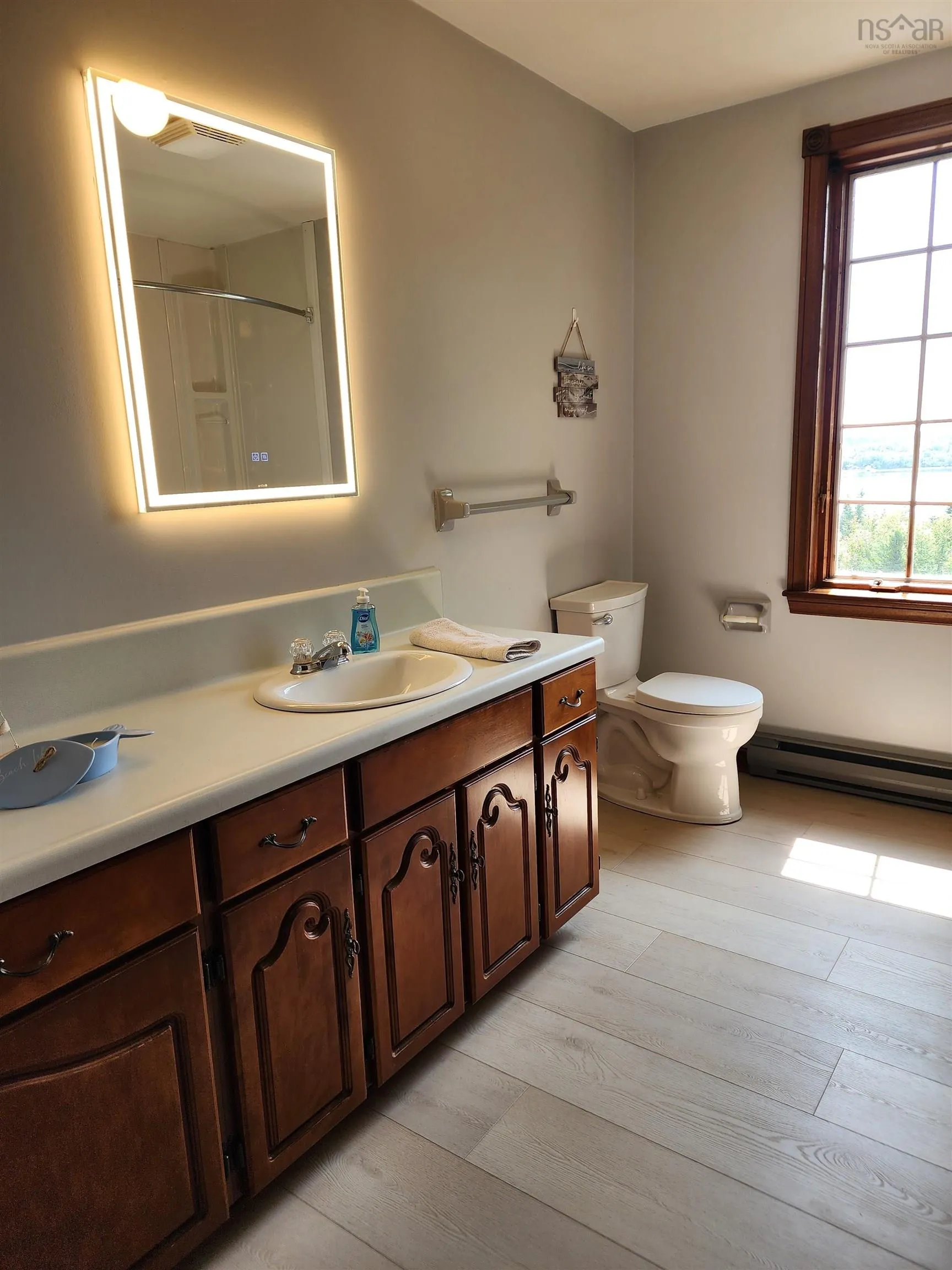 221 Hillside Drive, Boutiliers Point, NS B3Z 1W9, 4 Bedrooms Bedrooms, ,4 BathroomsBathrooms,Residential,For Sale,Hillside,202519860