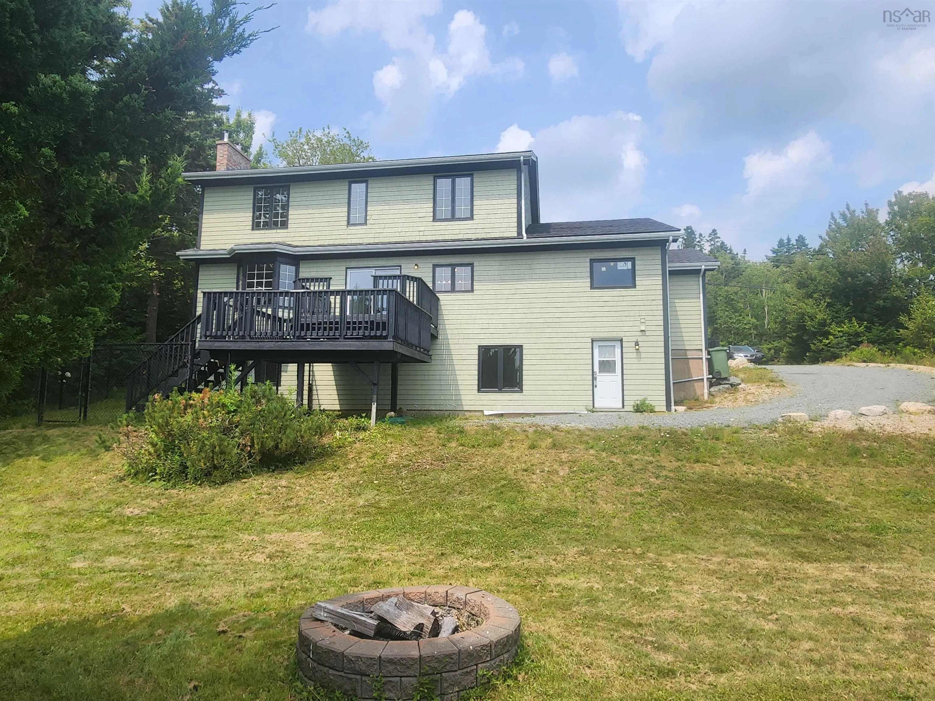 221 Hillside Drive, Boutiliers Point, NS B3Z 1W9, 4 Bedrooms Bedrooms, ,4 BathroomsBathrooms,Residential,For Sale,Hillside,202519860