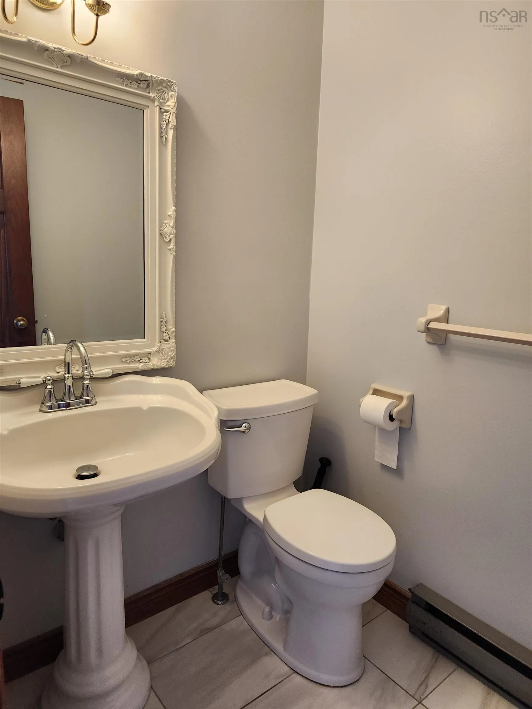 221 Hillside Drive, Boutiliers Point, NS B3Z 1W9, 4 Bedrooms Bedrooms, ,4 BathroomsBathrooms,Residential,For Sale,Hillside,202519860