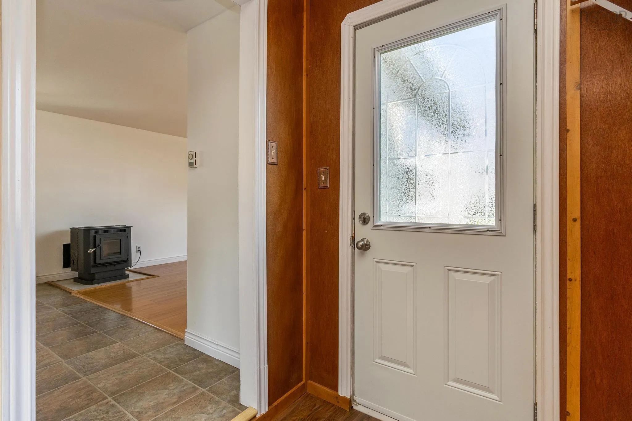 27 Florence Avenue, Dartmouth, NS B2Y 2A4, 2 Bedrooms Bedrooms, ,1 BathroomBathrooms,Residential,For Sale,Florence,202519243