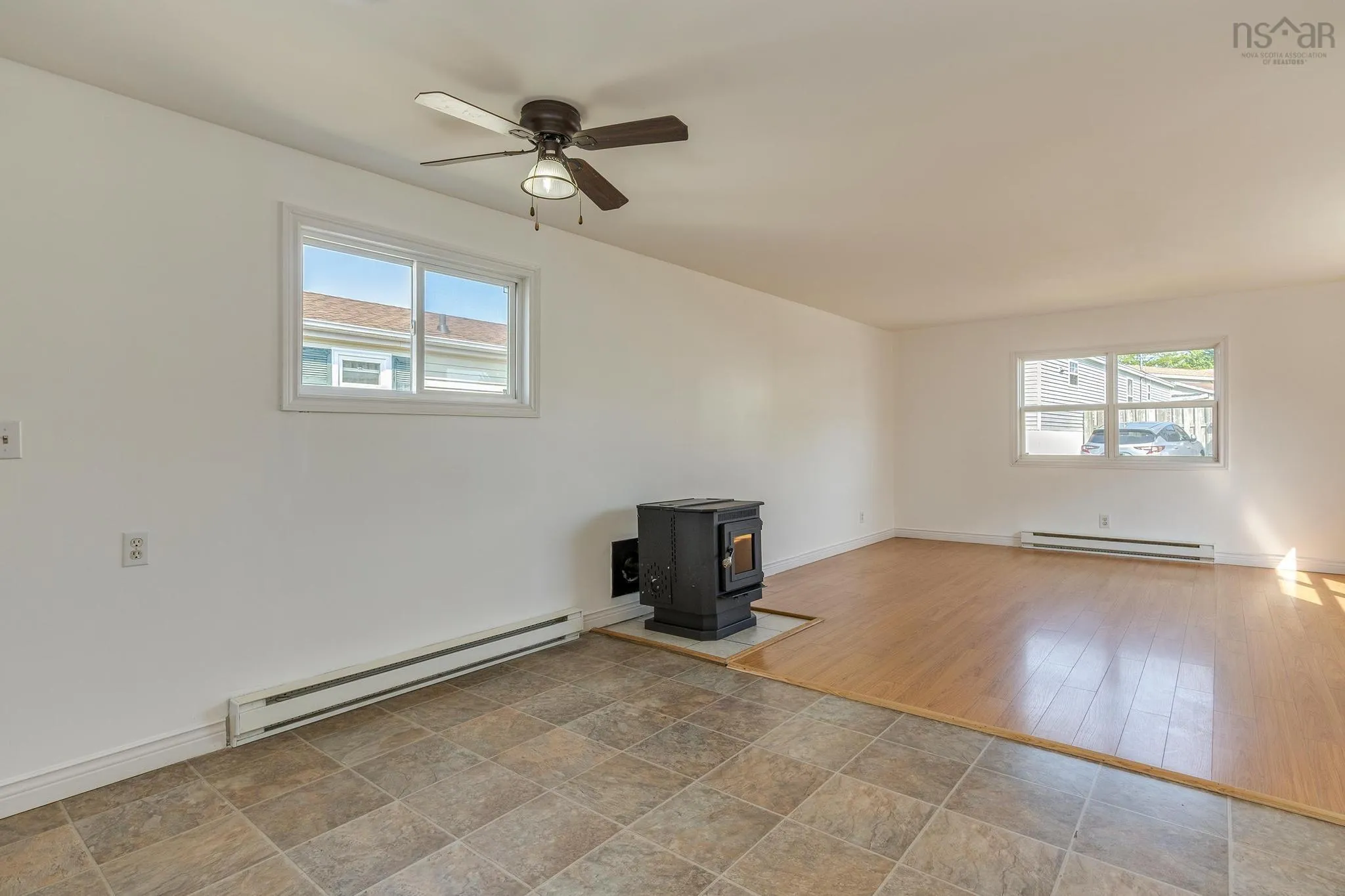 27 Florence Avenue, Dartmouth, NS B2Y 2A4, 2 Bedrooms Bedrooms, ,1 BathroomBathrooms,Residential,For Sale,Florence,202519243