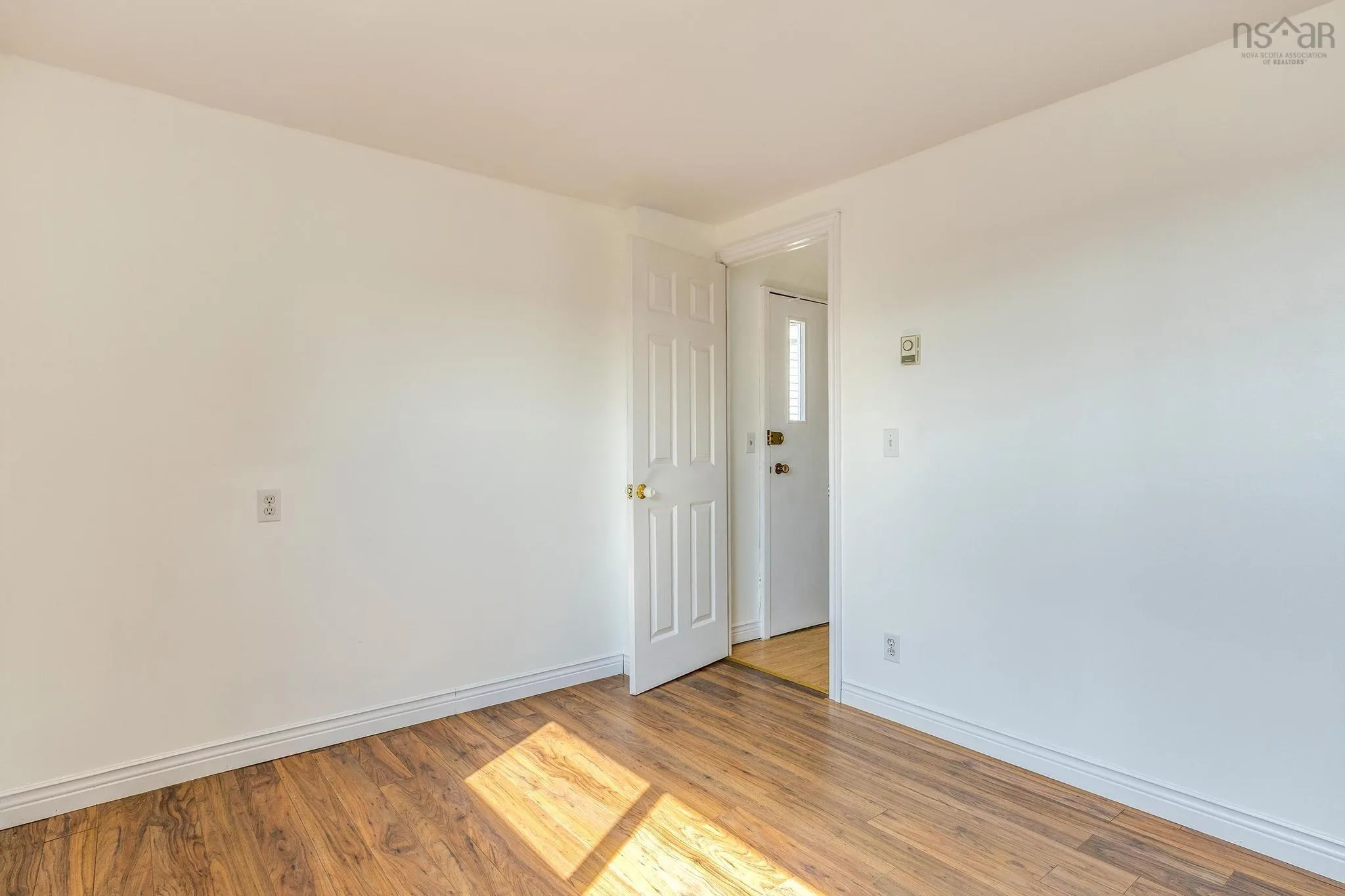27 Florence Avenue, Dartmouth, NS B2Y 2A4, 2 Bedrooms Bedrooms, ,1 BathroomBathrooms,Residential,For Sale,Florence,202519243