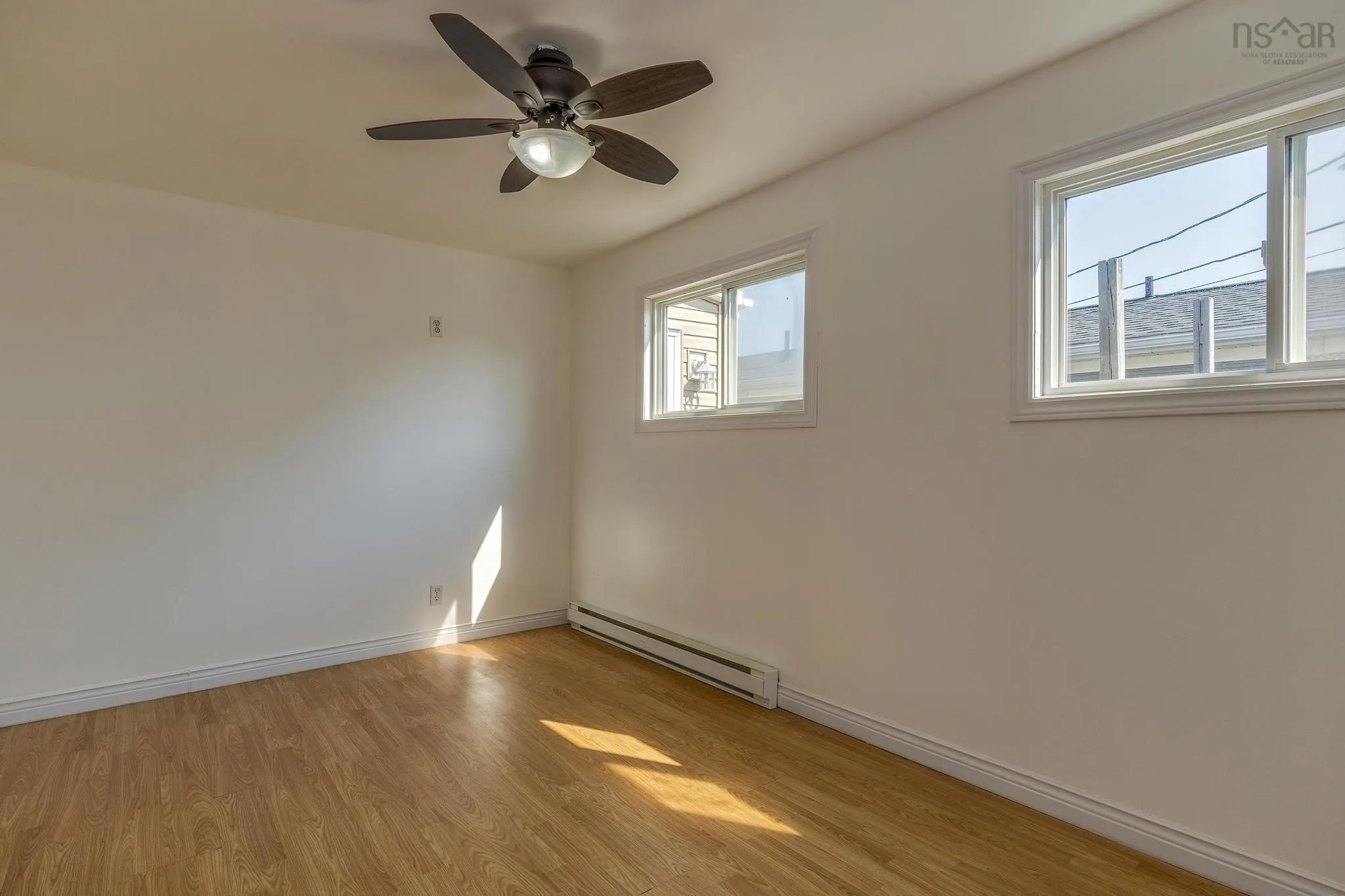 27 Florence Avenue, Dartmouth, NS B2Y 2A4, 2 Bedrooms Bedrooms, ,1 BathroomBathrooms,Residential,For Sale,Florence,202519243
