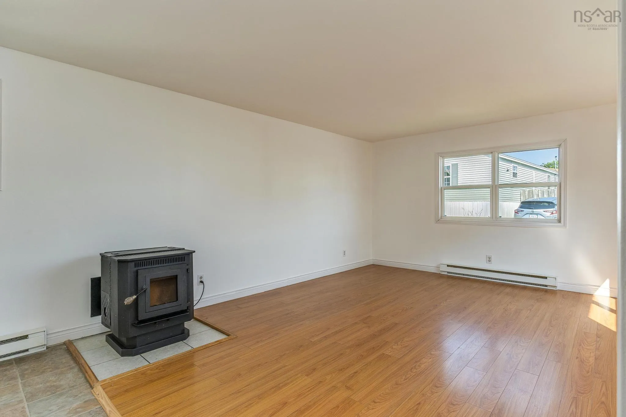 27 Florence Avenue, Dartmouth, NS B2Y 2A4, 2 Bedrooms Bedrooms, ,1 BathroomBathrooms,Residential,For Sale,Florence,202519243