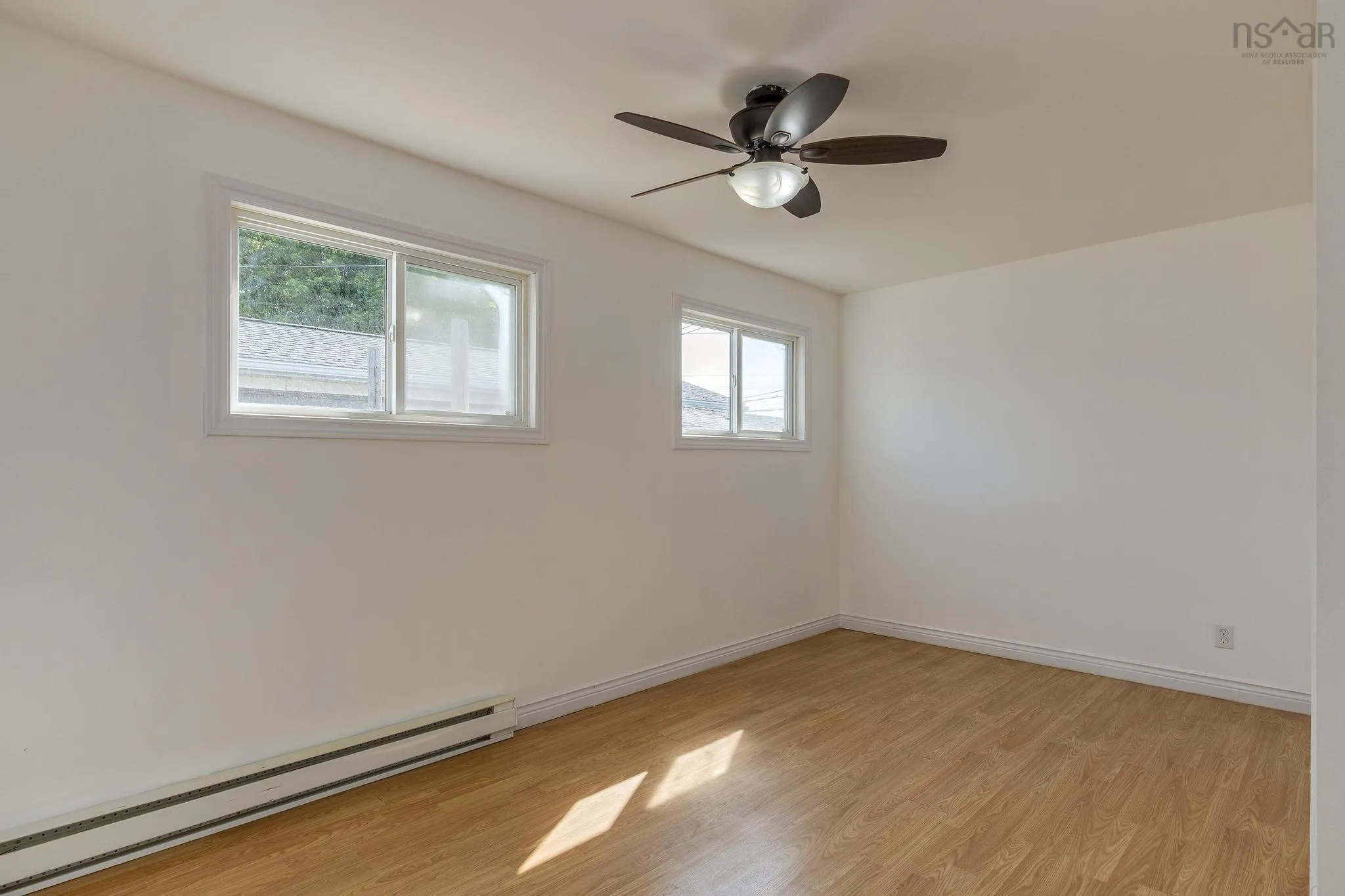 27 Florence Avenue, Dartmouth, NS B2Y 2A4, 2 Bedrooms Bedrooms, ,1 BathroomBathrooms,Residential,For Sale,Florence,202519243