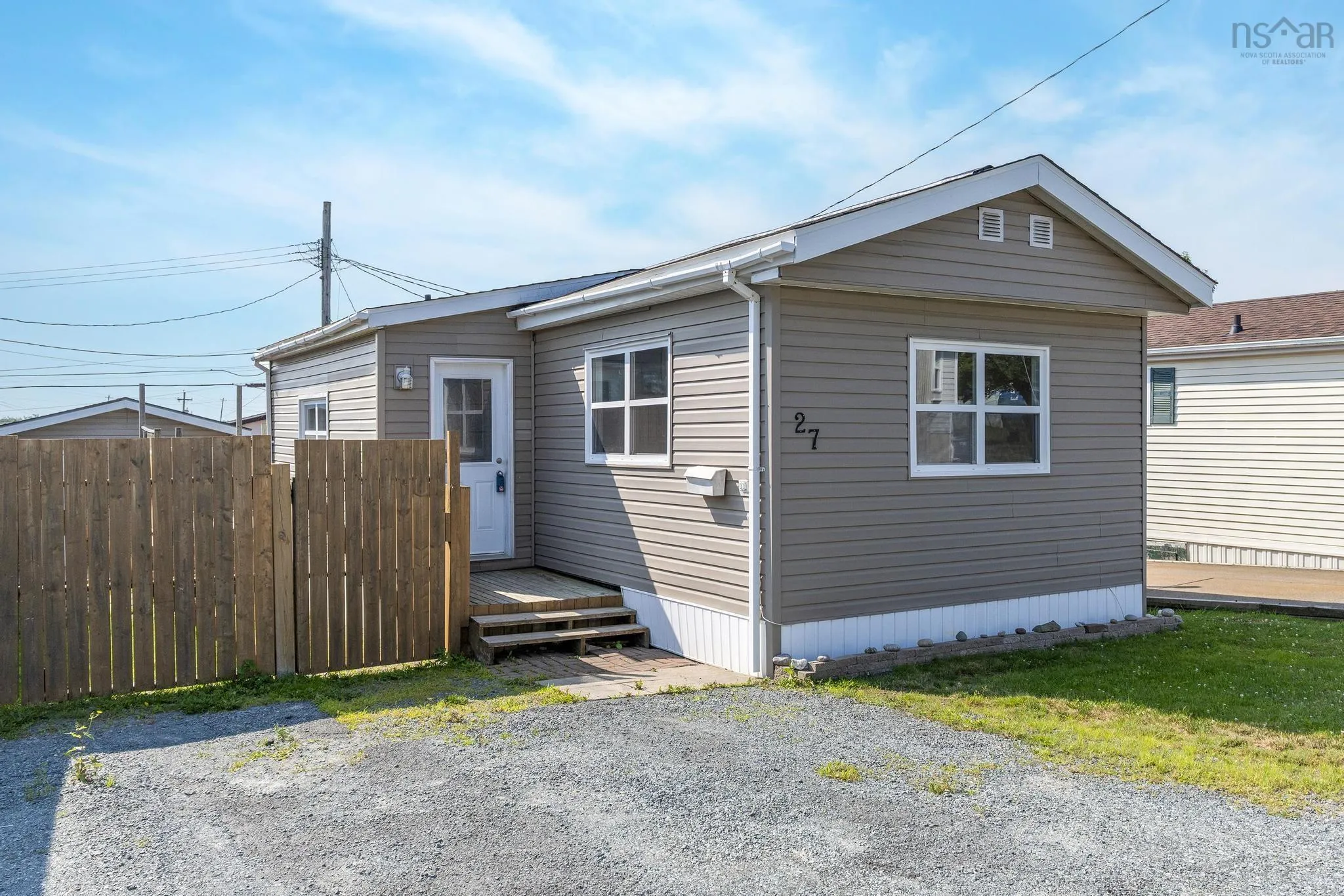 27 Florence Avenue, Dartmouth, NS B2Y 2A4, 2 Bedrooms Bedrooms, ,1 BathroomBathrooms,Residential,For Sale,Florence,202519243
