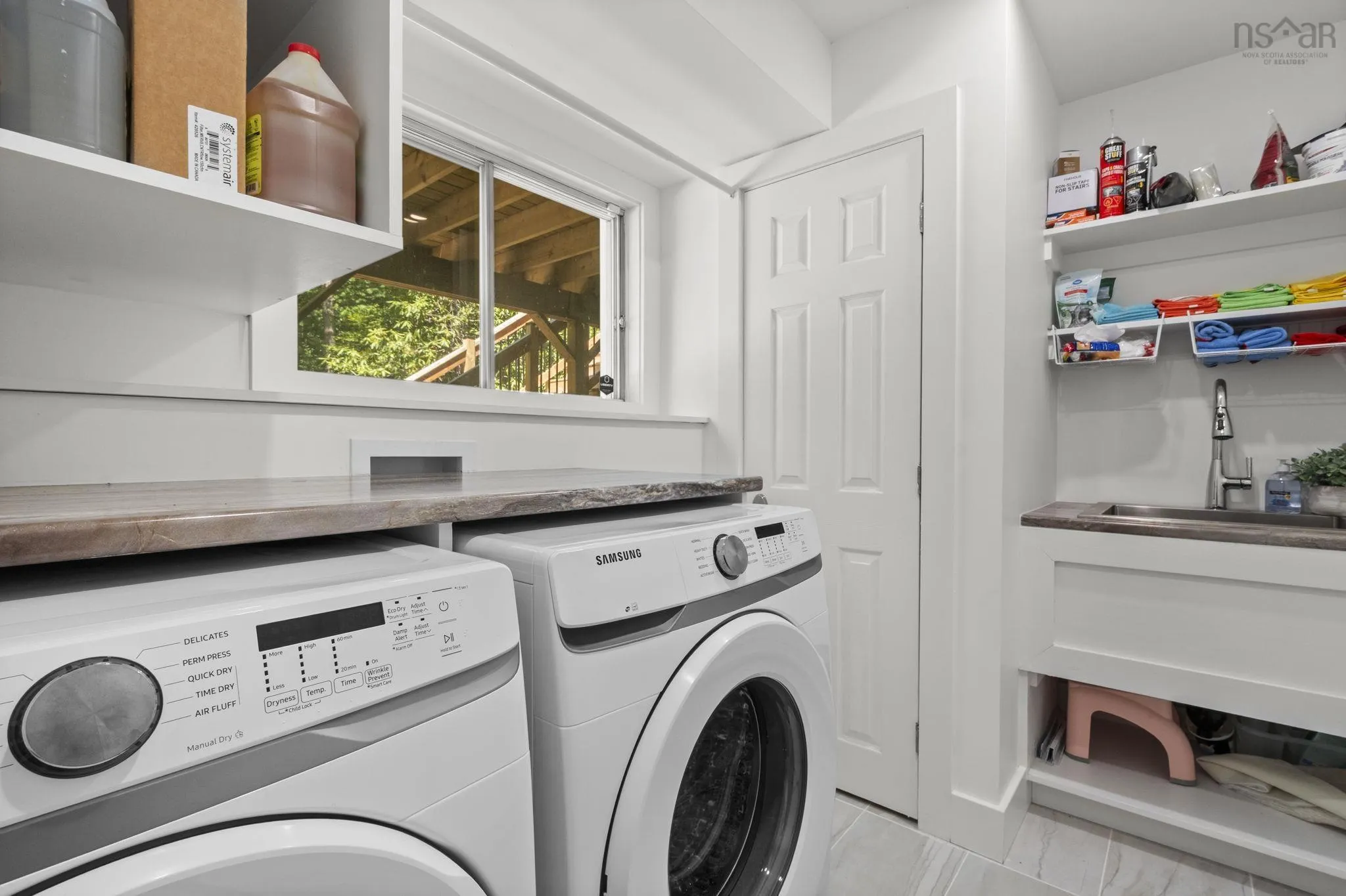 28 Horizon Road, Bedford, NS B4A 3N1, 5 Bedrooms Bedrooms, ,3 BathroomsBathrooms,Residential,For Sale,Horizon,202520029
