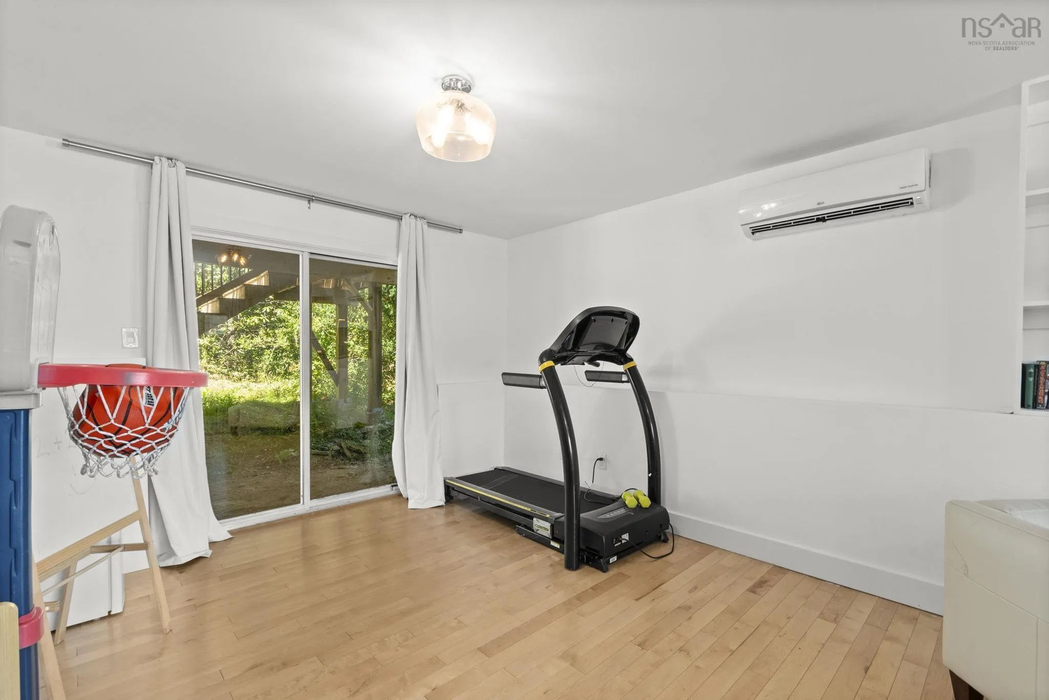 28 Horizon Road, Bedford, NS B4A 3N1, 5 Bedrooms Bedrooms, ,3 BathroomsBathrooms,Residential,For Sale,Horizon,202520029