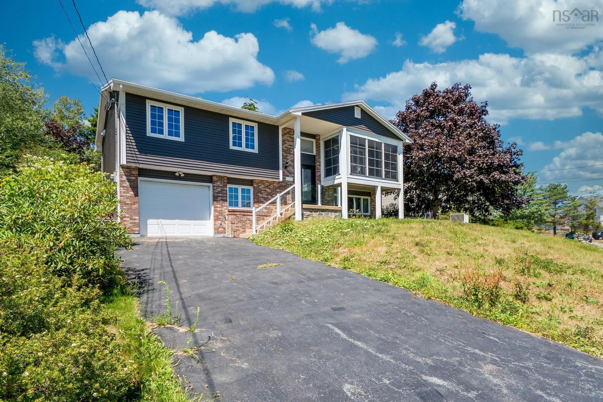 28 Horizon Road, Bedford, NS B4A 3N1, 5 Bedrooms Bedrooms, ,3 BathroomsBathrooms,Residential,For Sale,Horizon,202520029