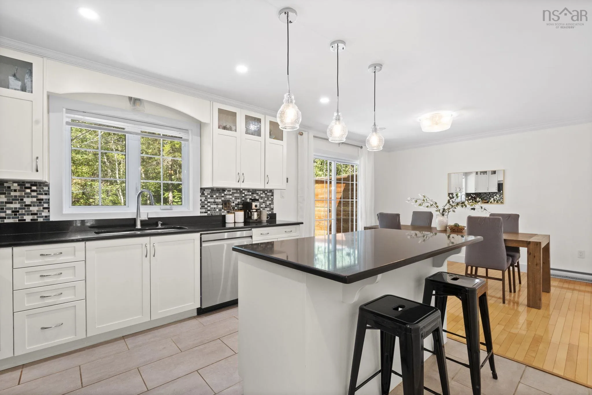 28 Horizon Road, Bedford, NS B4A 3N1, 5 Bedrooms Bedrooms, ,3 BathroomsBathrooms,Residential,For Sale,Horizon,202520029
