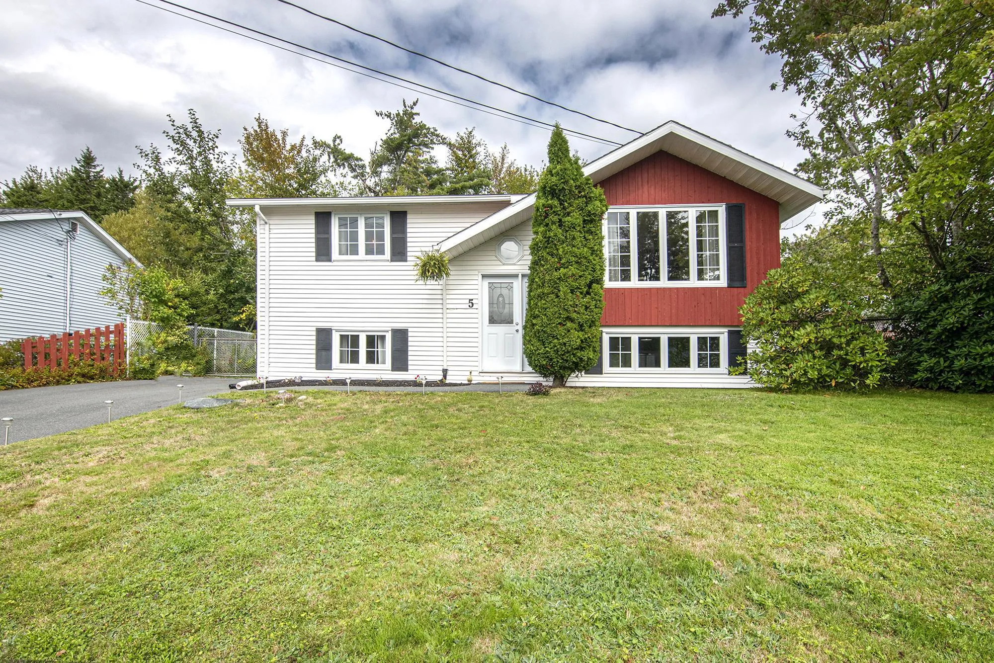 5 Silistria Drive, Dartmouth, NS B2W 5W1, 3 Bedrooms Bedrooms, ,2 BathroomsBathrooms,Residential,For Sale,Silistria,202524886