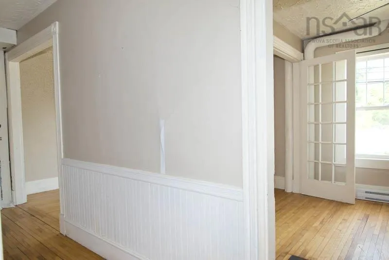 296 Main Street, Kentville, NS B4N 1K4, 6 Bedrooms Bedrooms, ,Residential Income,For Sale,Main,202520159