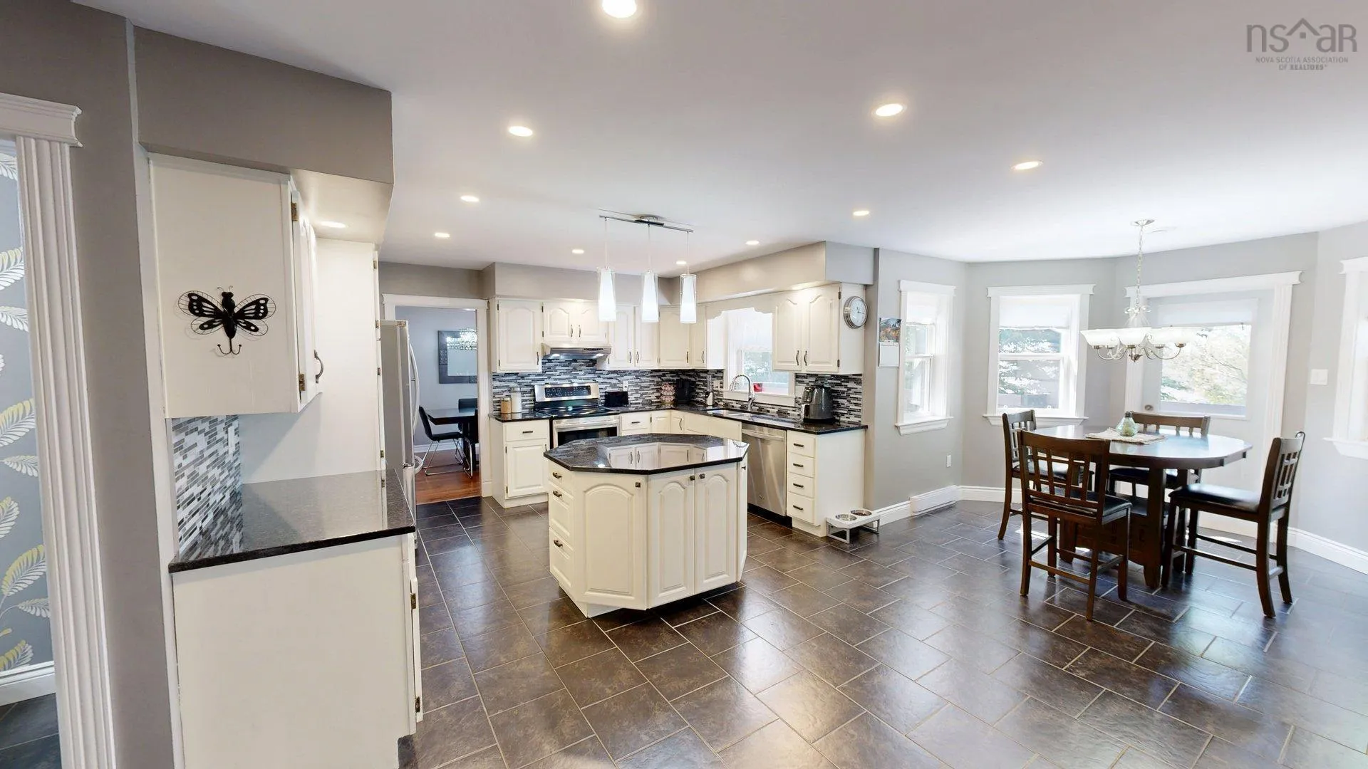 40 Saratoga Drive, Dartmouth, NS B2X 3P9, 5 Bedrooms Bedrooms, ,4 BathroomsBathrooms,Residential,For Sale,Saratoga Drive,202520324