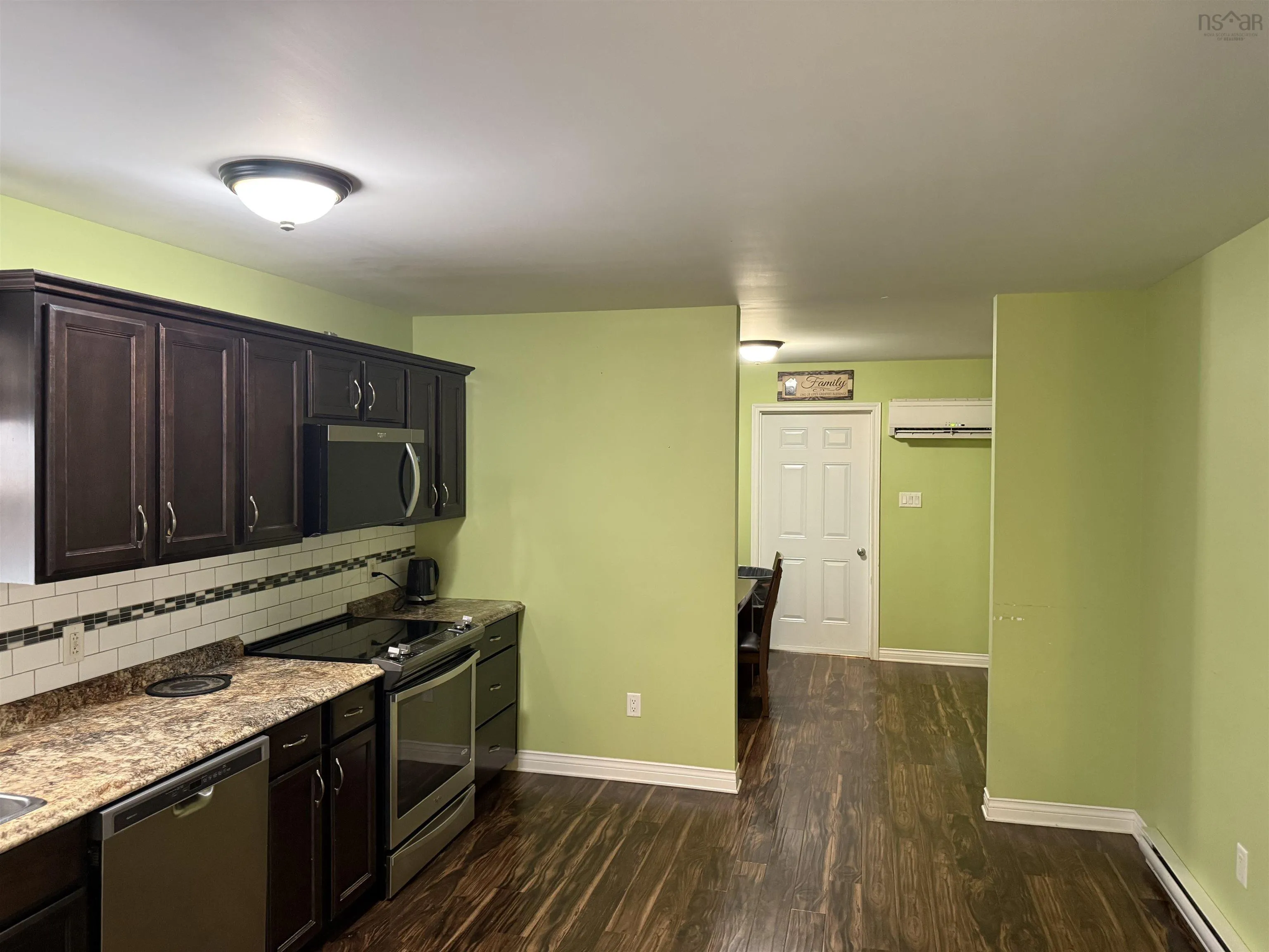 339 Hudson Street, New Waterford, NS B1E 3P7, 2 Bedrooms Bedrooms, ,3 BathroomsBathrooms,Residential,For Sale,Hudson,202521956