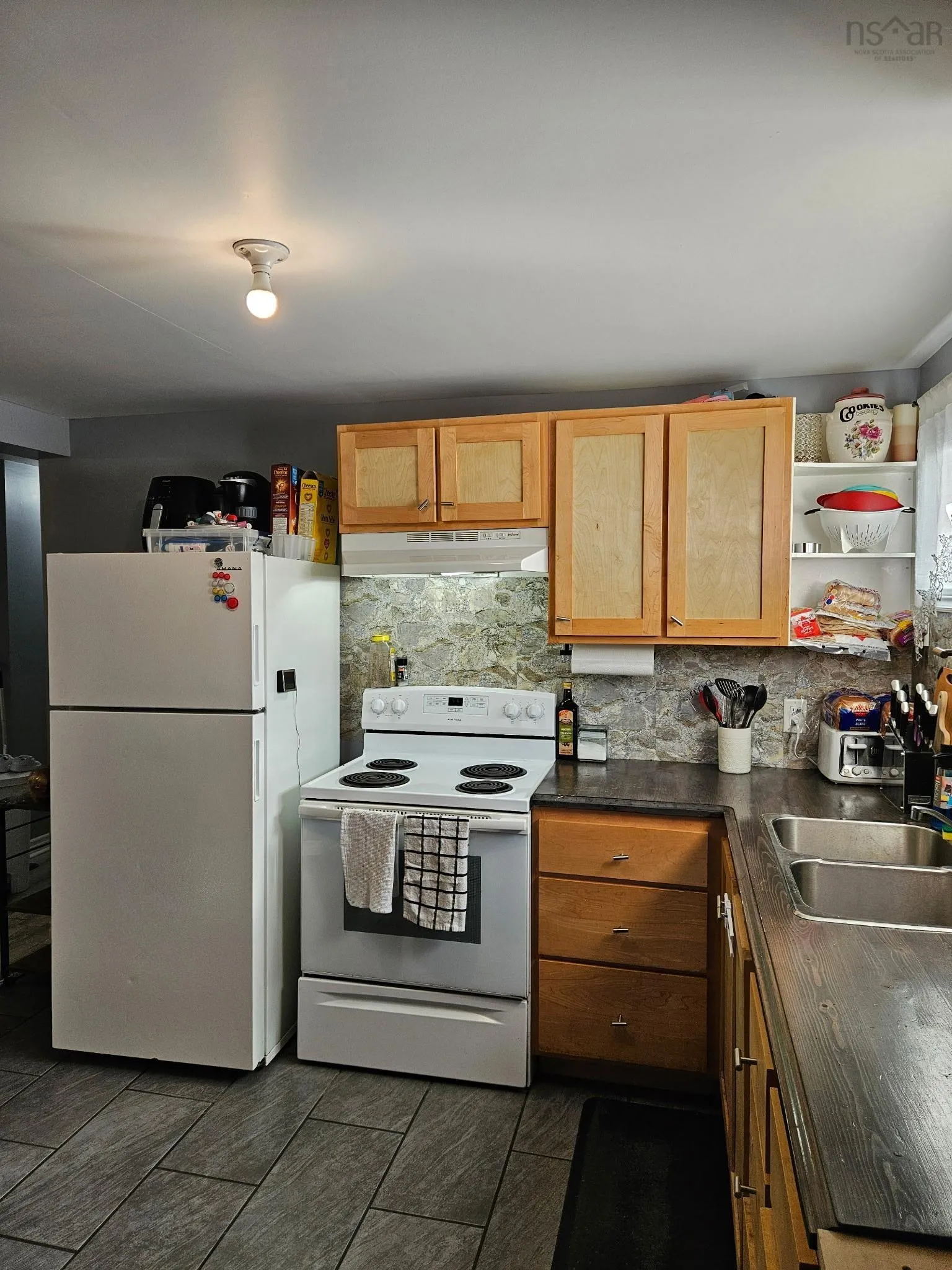 339 Hudson Street, New Waterford, NS B1E 3P7, 2 Bedrooms Bedrooms, ,3 BathroomsBathrooms,Residential,For Sale,Hudson,202521956