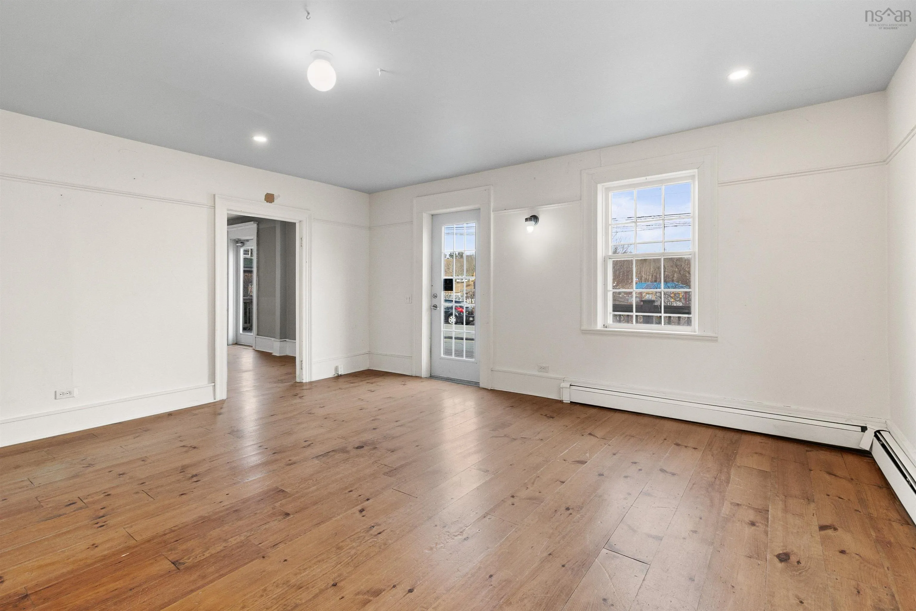 662 Main Street, Mahone Bay Ns B0j 2e0, ,Commercial Sale,For Sale,Main,202504683