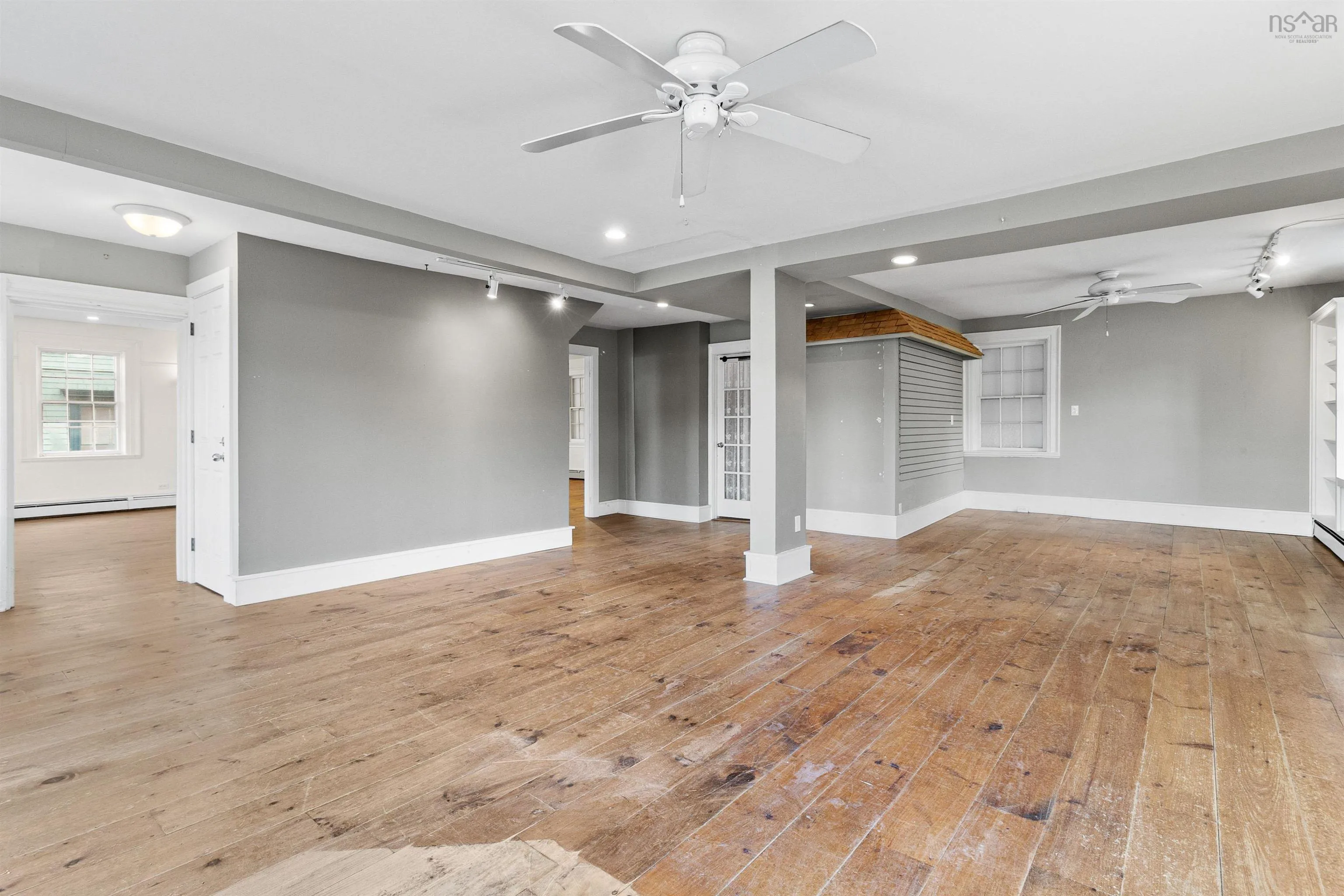 662 Main Street, Mahone Bay Ns B0j 2e0, ,Commercial Sale,For Sale,Main,202504683