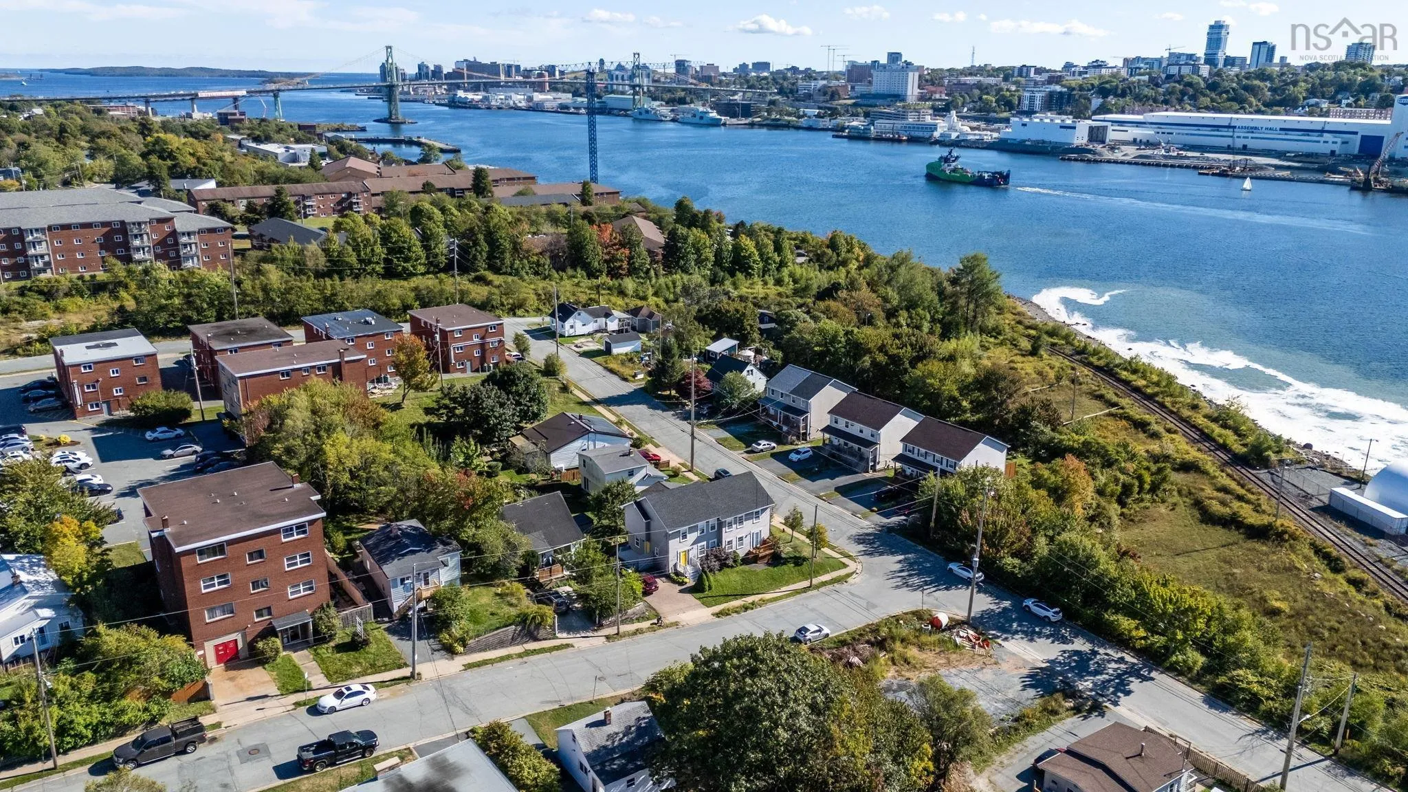 25 Middle Street, Dartmouth, NS B3A 4B7, 4 Bedrooms Bedrooms, ,3 BathroomsBathrooms,Residential,For Sale,Middle,202524159