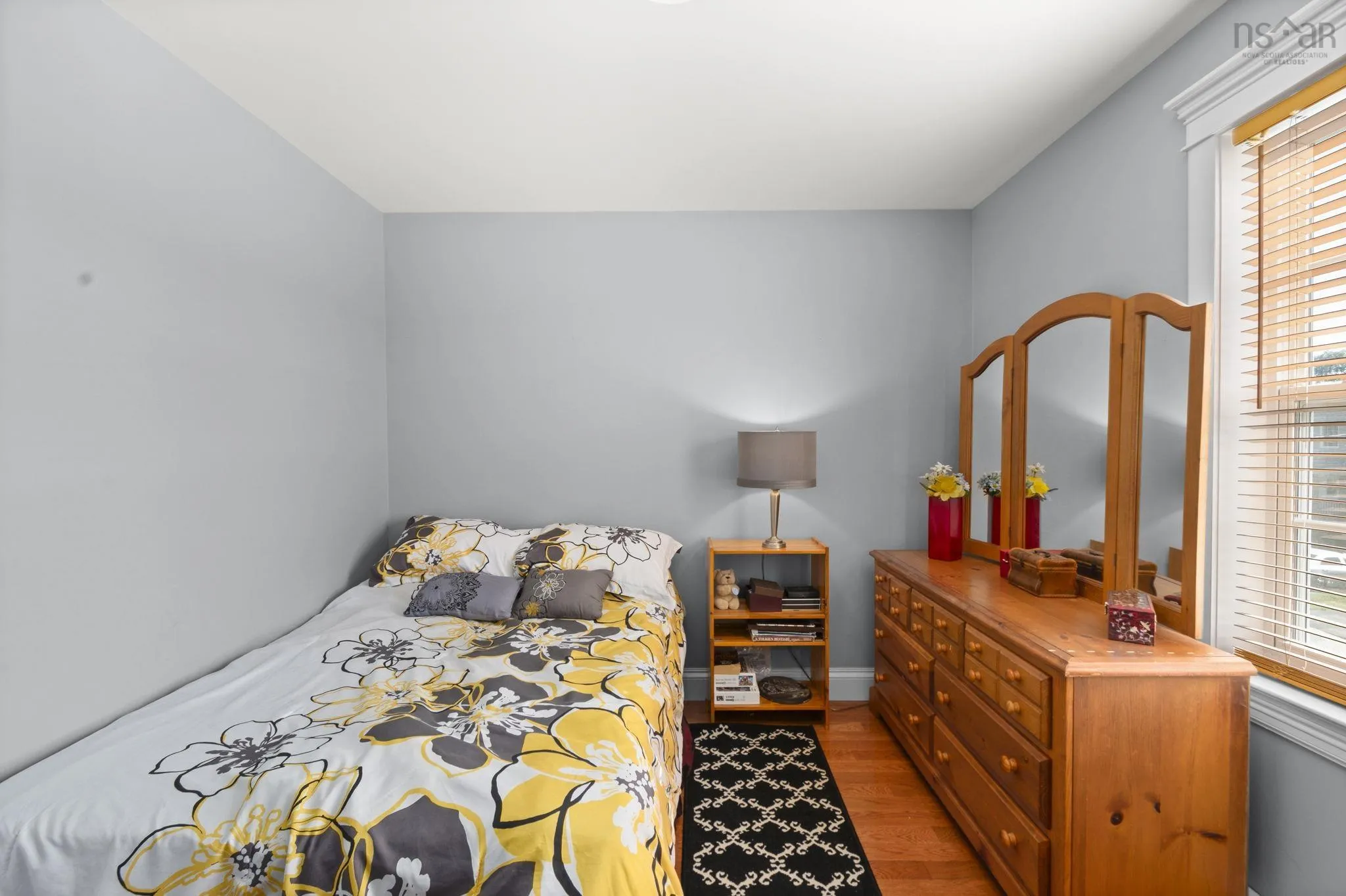 25 Middle Street, Dartmouth, NS B3A 4B7, 4 Bedrooms Bedrooms, ,3 BathroomsBathrooms,Residential,For Sale,Middle,202524159