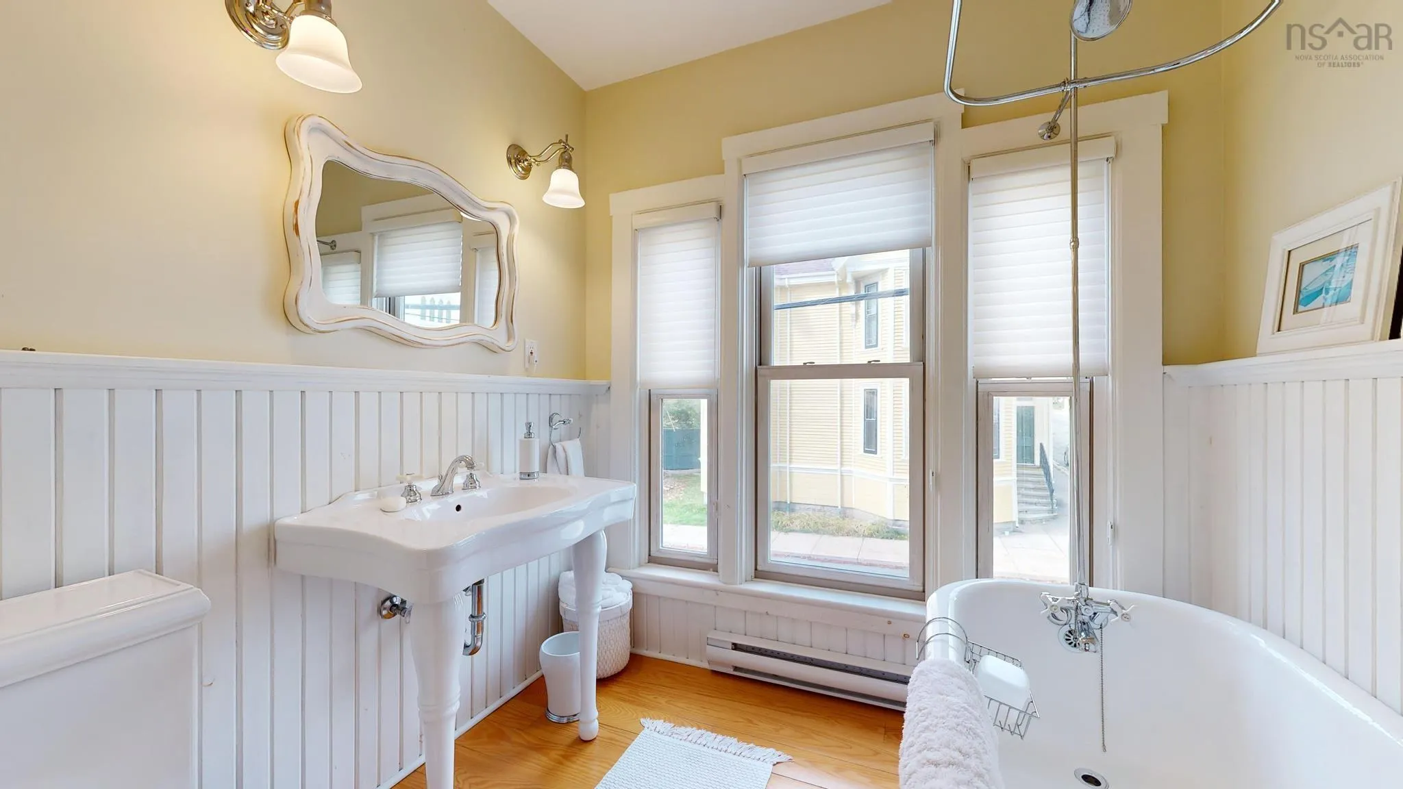 60 Cornwallis Street, Lunenburg, NS B0J 2C0, 5 Bedrooms Bedrooms, ,3 BathroomsBathrooms,Residential,For Sale,Cornwallis,202519708