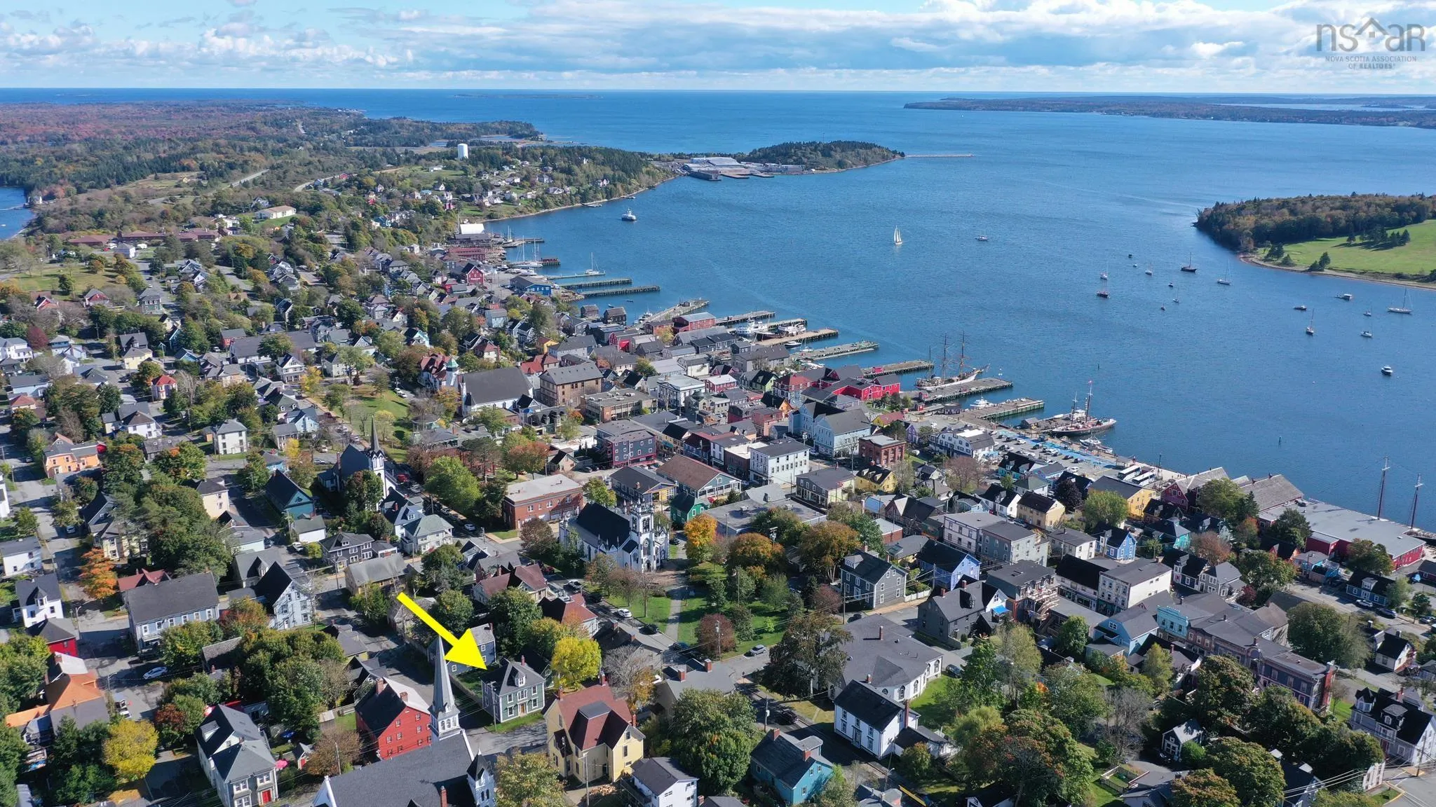 60 Cornwallis Street, Lunenburg, NS B0J 2C0, 5 Bedrooms Bedrooms, ,3 BathroomsBathrooms,Residential,For Sale,Cornwallis,202519708