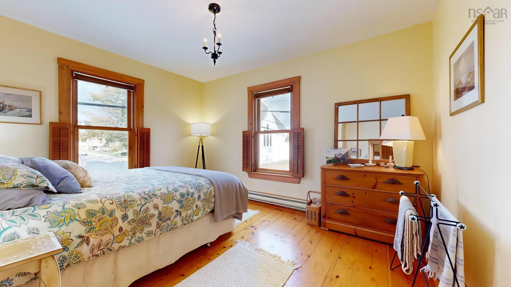 60 Cornwallis Street, Lunenburg, NS B0J 2C0, 5 Bedrooms Bedrooms, ,3 BathroomsBathrooms,Residential,For Sale,Cornwallis,202519708