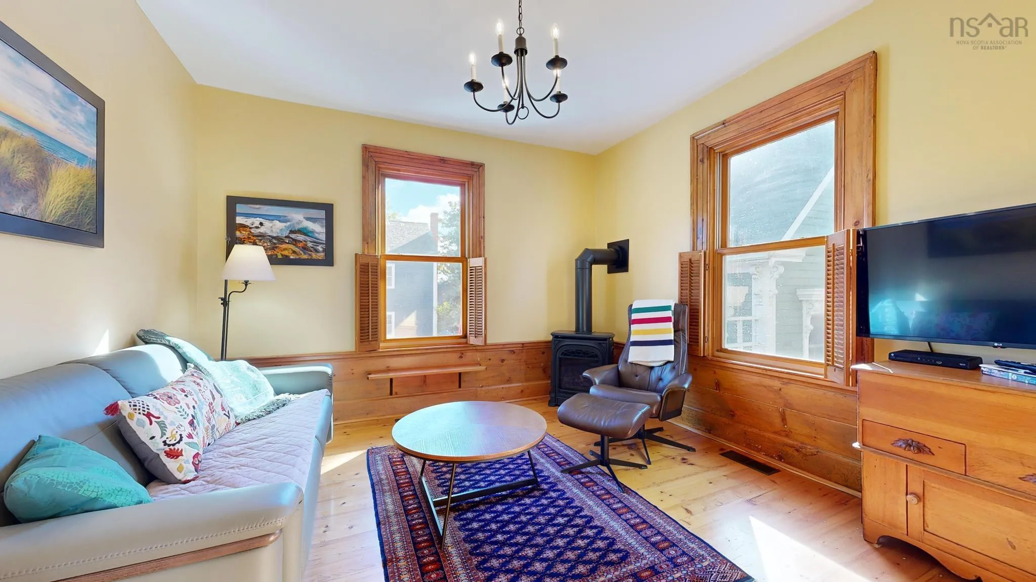 60 Cornwallis Street, Lunenburg, NS B0J 2C0, 5 Bedrooms Bedrooms, ,3 BathroomsBathrooms,Residential,For Sale,Cornwallis,202519708