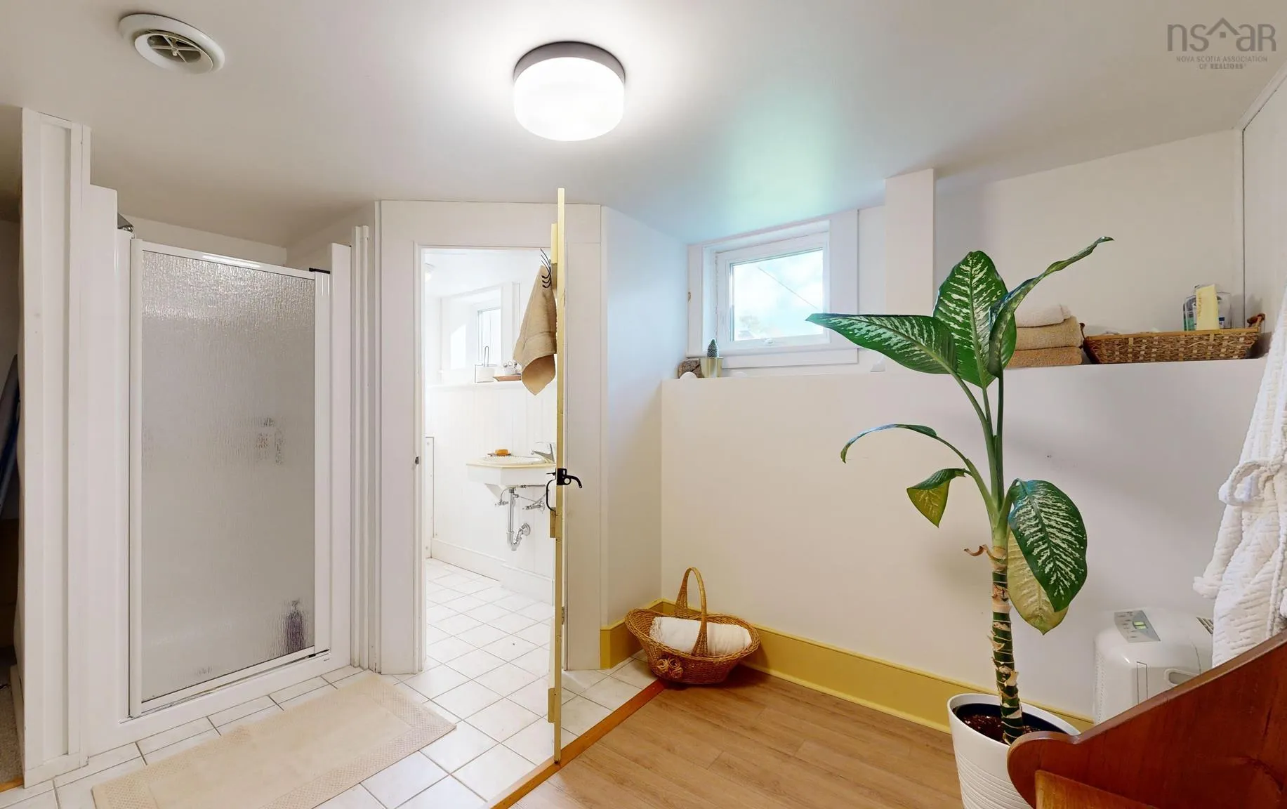 60 Cornwallis Street, Lunenburg, NS B0J 2C0, 5 Bedrooms Bedrooms, ,3 BathroomsBathrooms,Residential,For Sale,Cornwallis,202519708