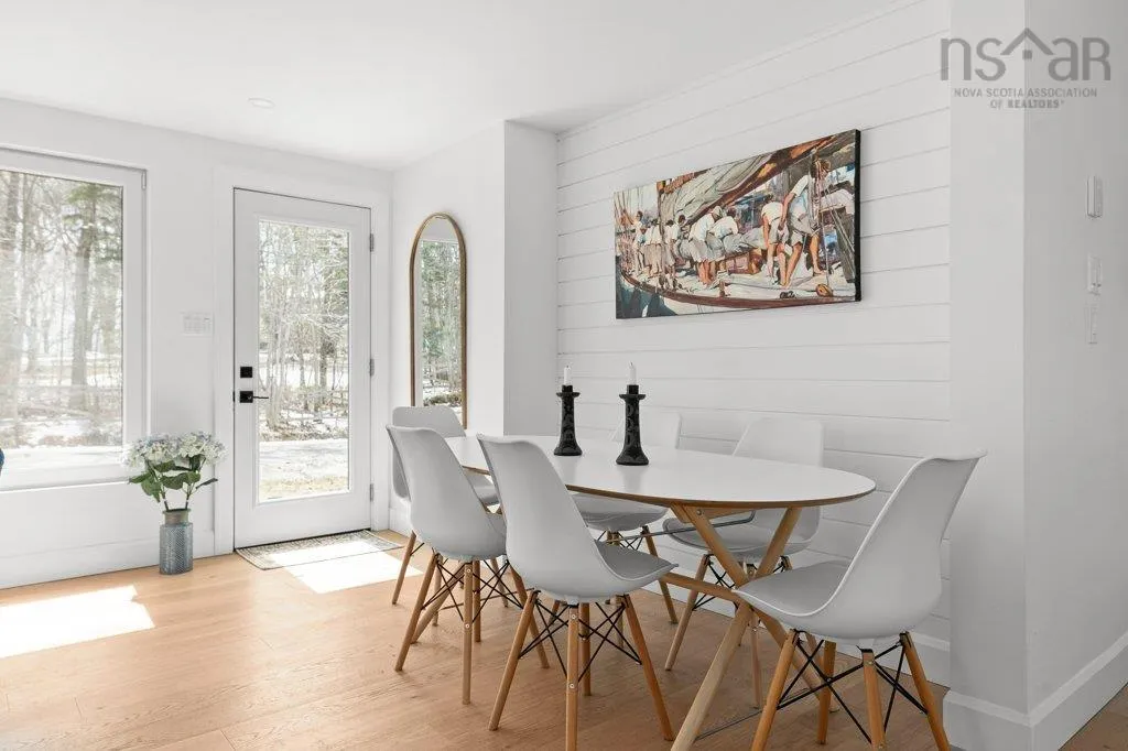 132 Regent Street, Chester, NS B0J 1J0, 4 Bedrooms Bedrooms, ,2 BathroomsBathrooms,Residential,For Sale,Regent,202509205