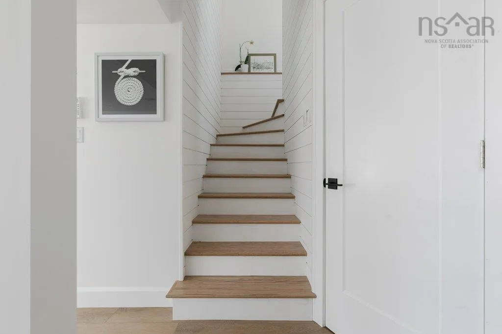 132 Regent Street, Chester, NS B0J 1J0, 4 Bedrooms Bedrooms, ,2 BathroomsBathrooms,Residential,For Sale,Regent,202509205